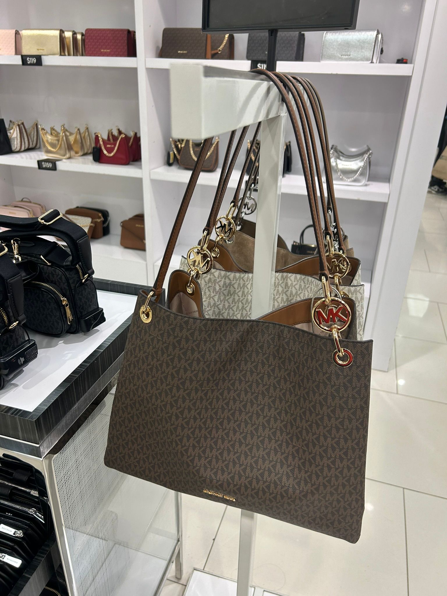 Women's Michael Kors Kensington Large Signature Logo Tote Bag