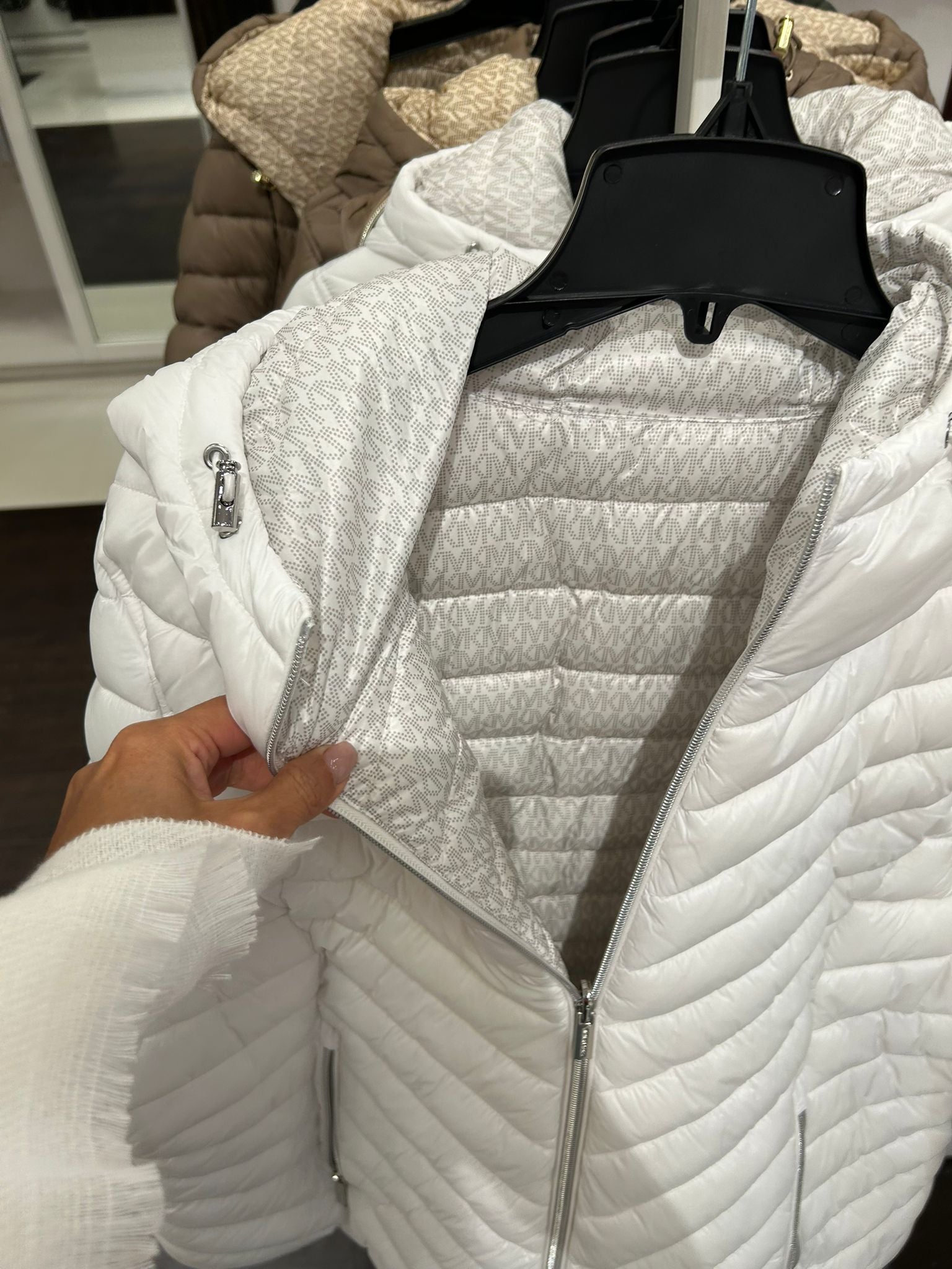 Michael Kors WOMENS' Chevron Logo Print Quilted Nylon Reversible Jacket WHITE