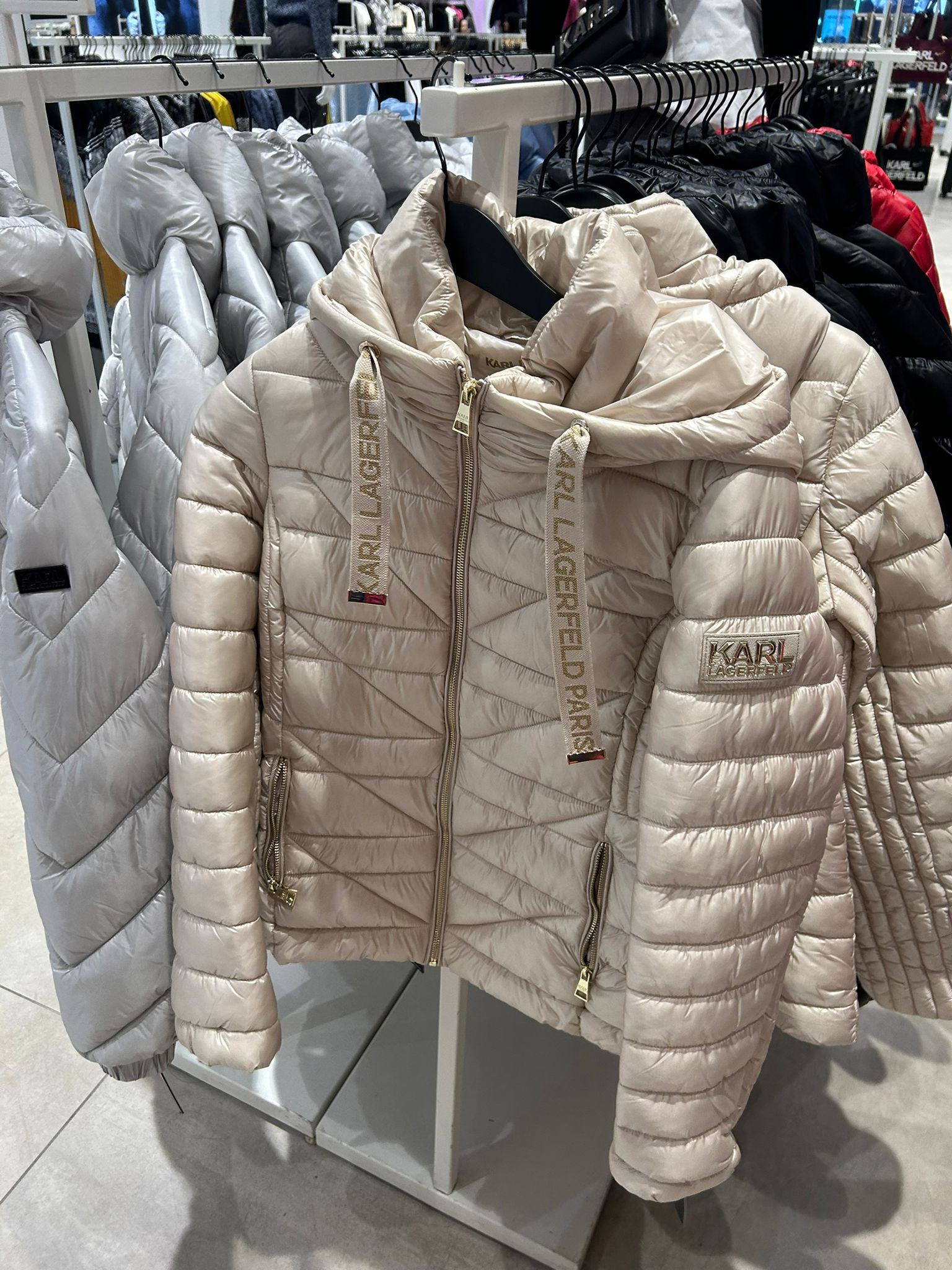 Karl Lagerfeld Paris Women's SHORT PUFFER JACKET WITH LOGO Champagne