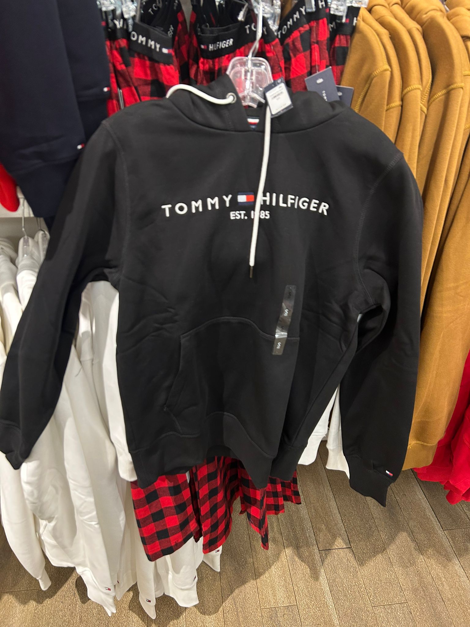 Tommy Mens' Embroidered Tommy Logo Hoodie Black