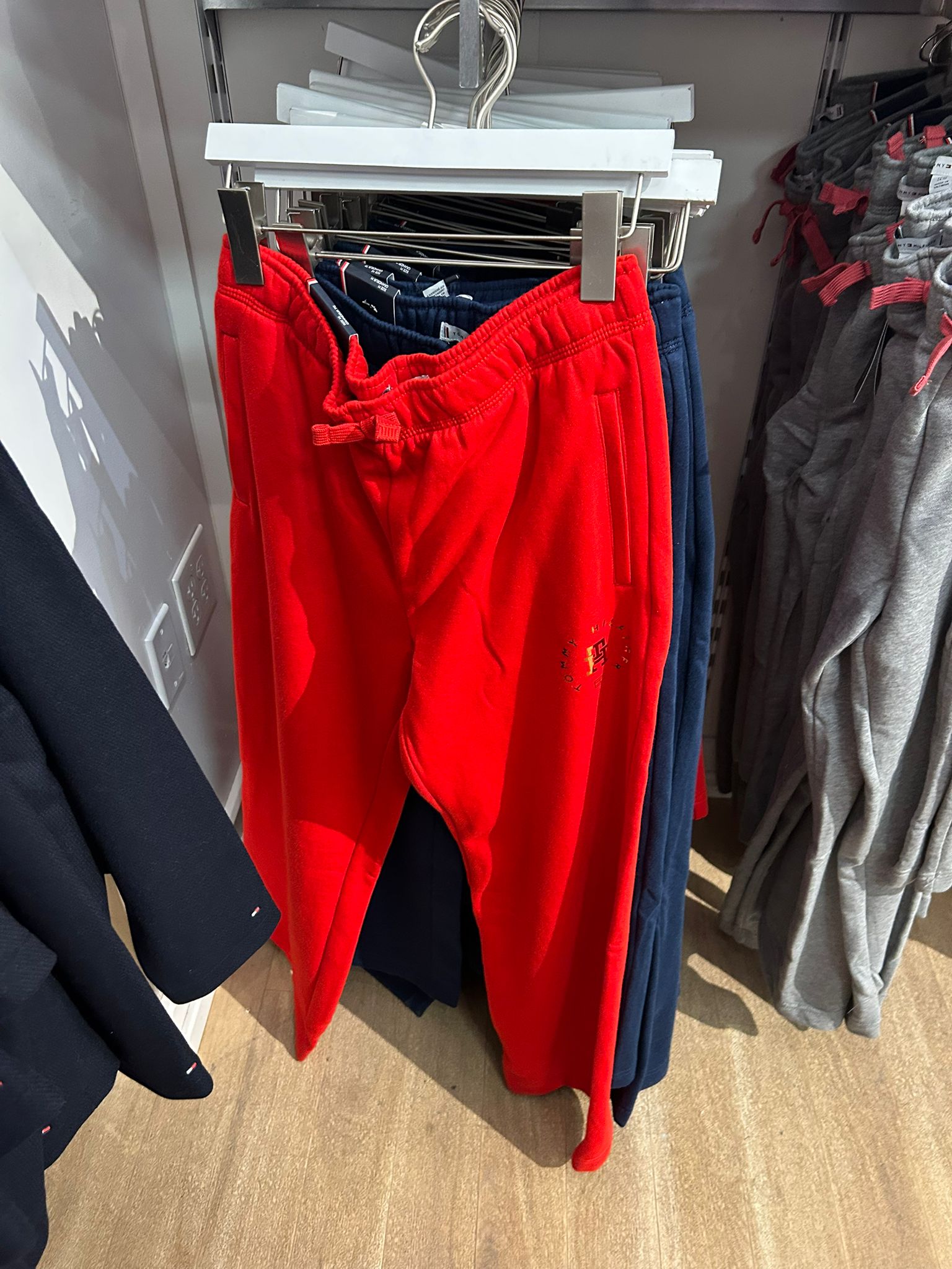 TOMMY Girls Kids' Foil Circle Logo Sweatpant Deep Crimson