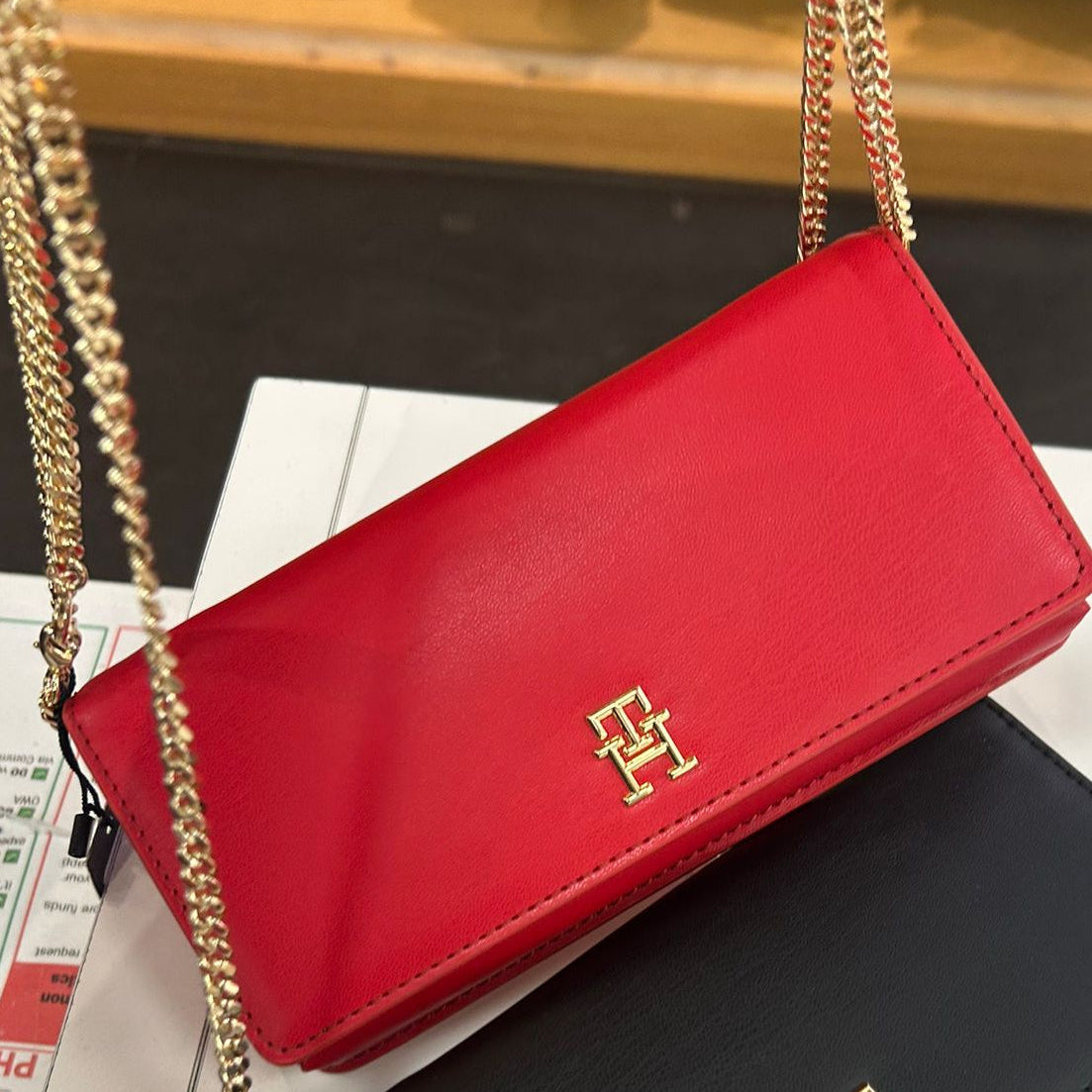 Women's Tommy Monogram Plaque Crossbody Bag red