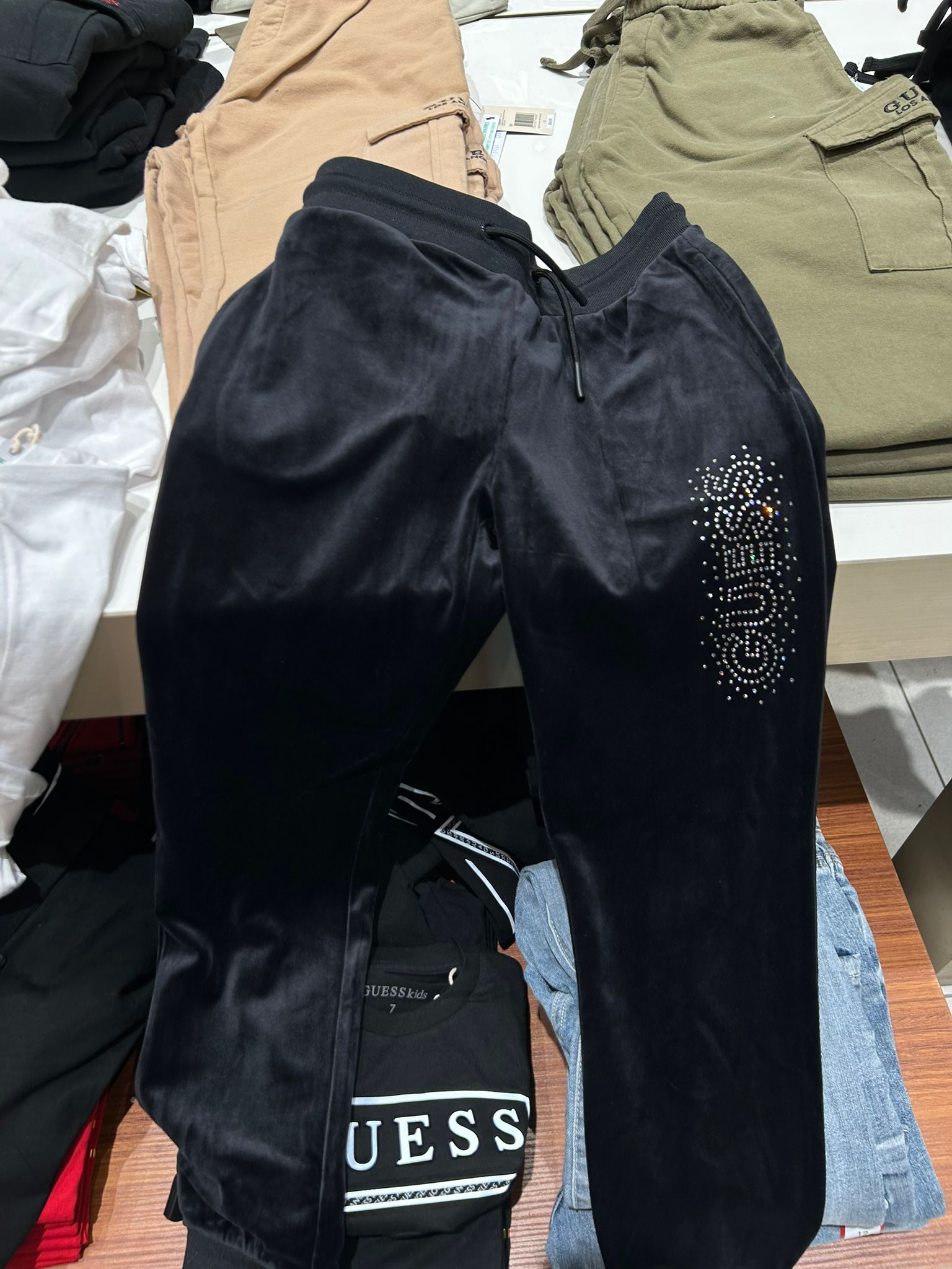 Guess GIRLS' Velour Logo Joggers (7-14) BLACK