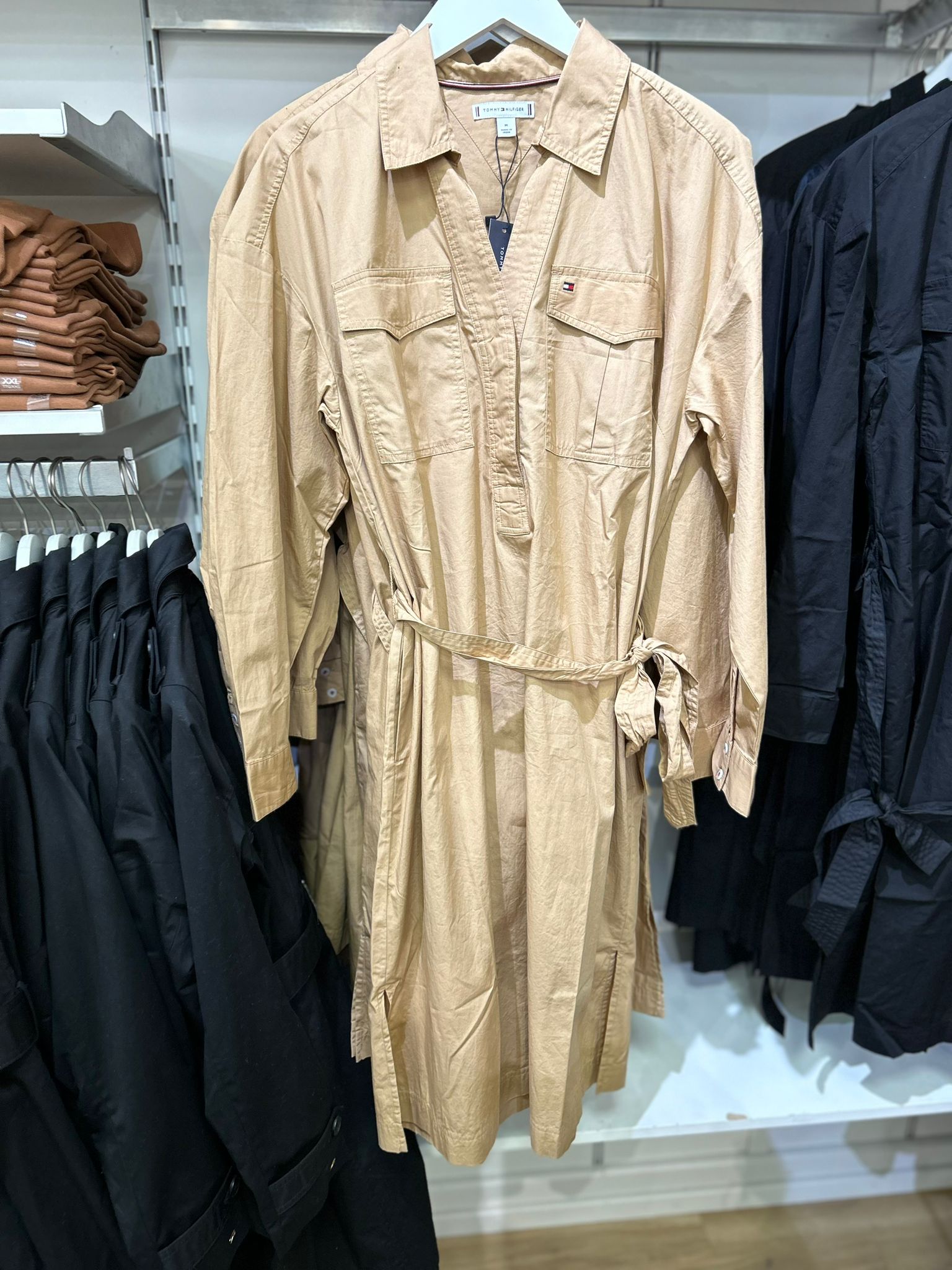 Women Tommy Womens' Belted Cotton Poplin Shirtdress / BEIGE