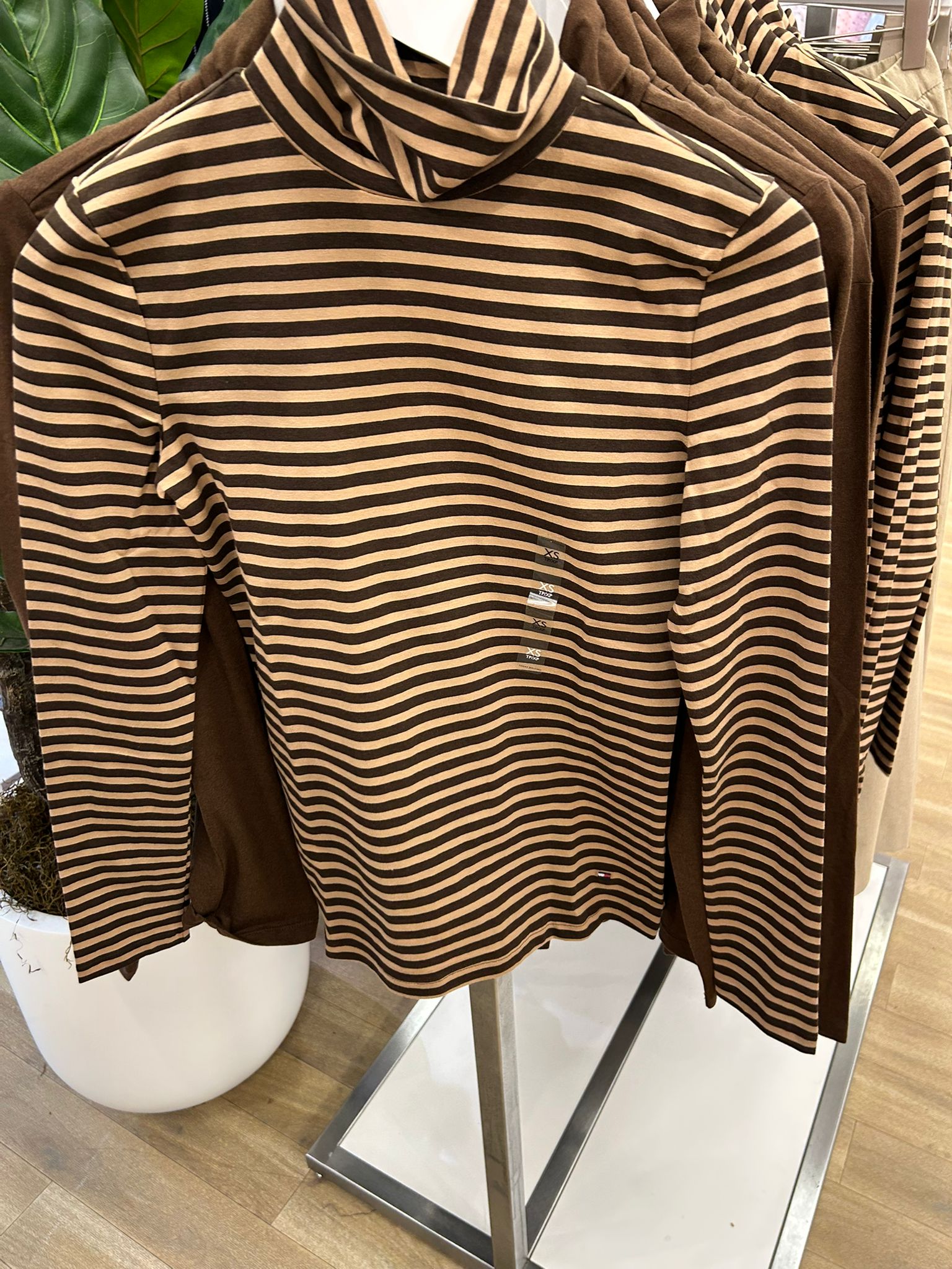 Womens' Tommy Long-Sleeve Stripe Turtleneck T-Shirt/ Dark Coffee