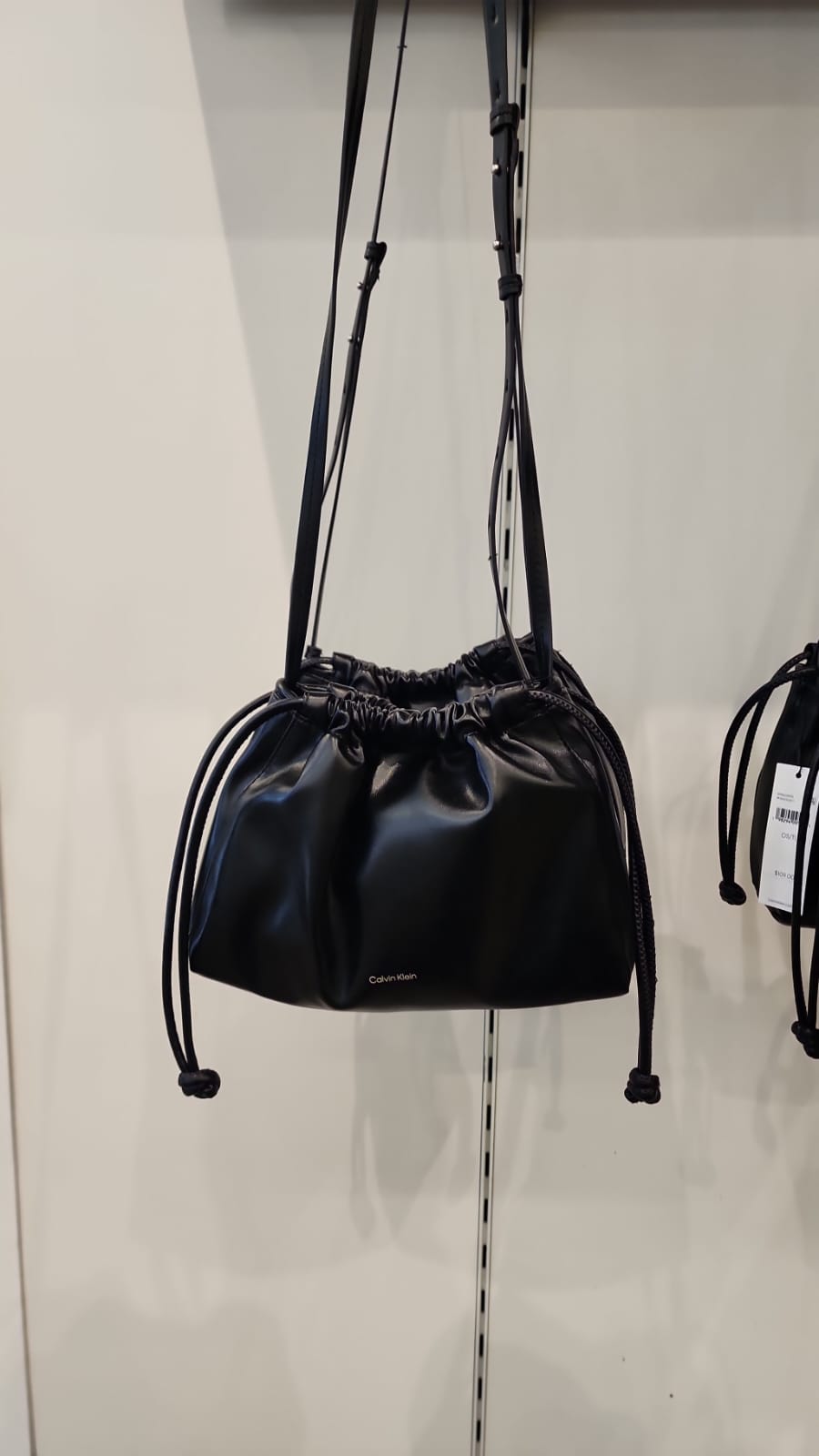 Calvin Klein Womens' Drawstring Crossbody Bag/ black