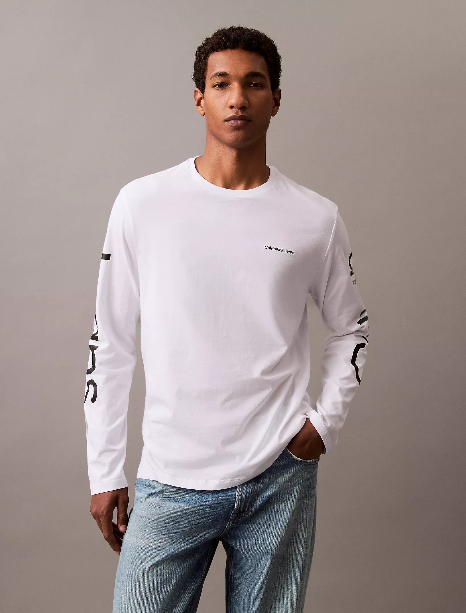 Calvin Klein Mens' Vertical Logo Classic Crewneck T-Shirt