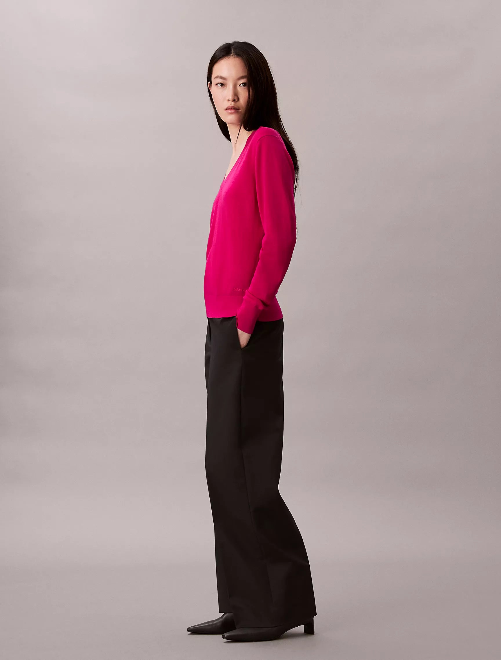 Calvin Klein WOMENS' Merino Wool V-Neck Sweater Petunia Pink