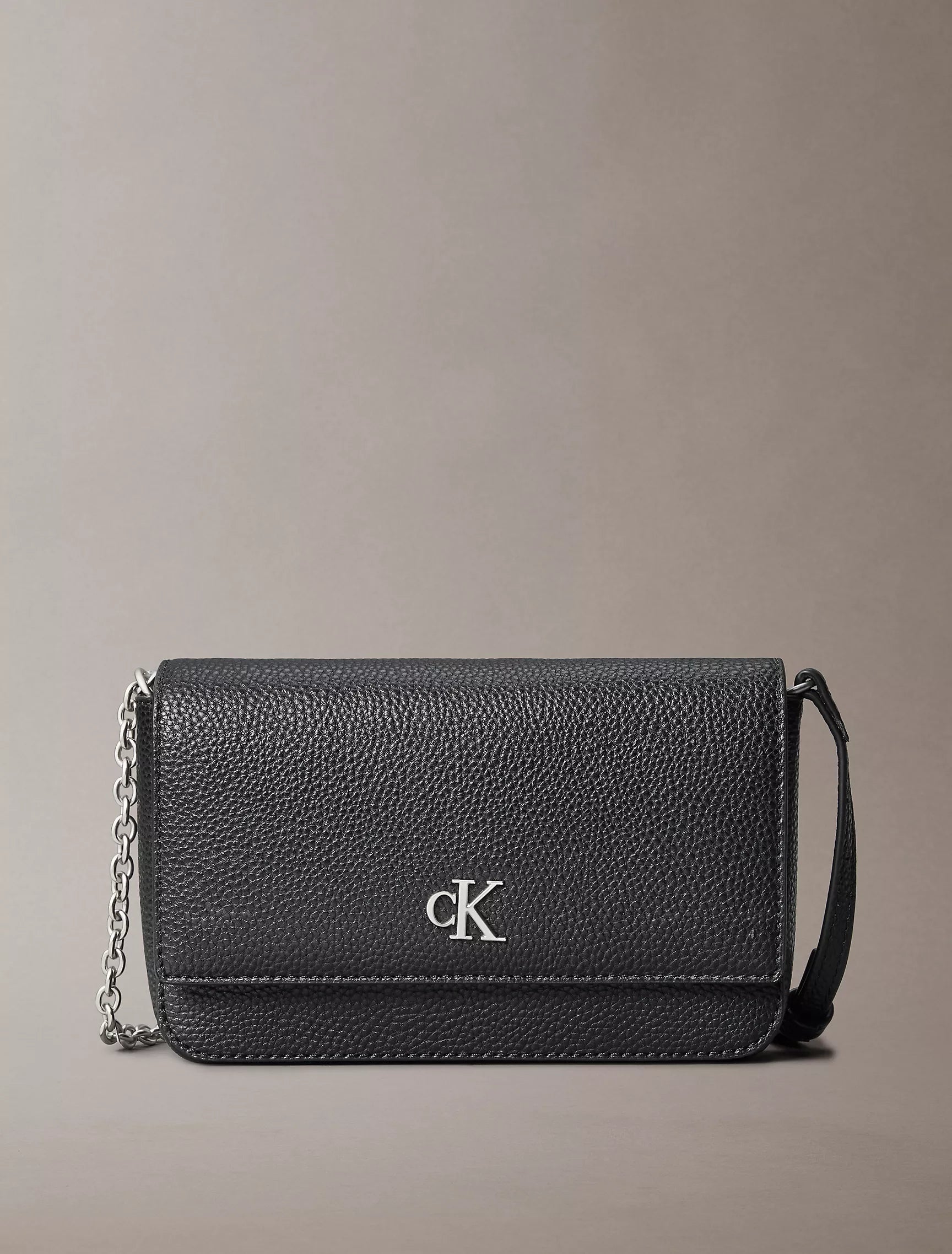 Womens' Calvin Klein Archive Hardware Flap Crossbody Bag / black