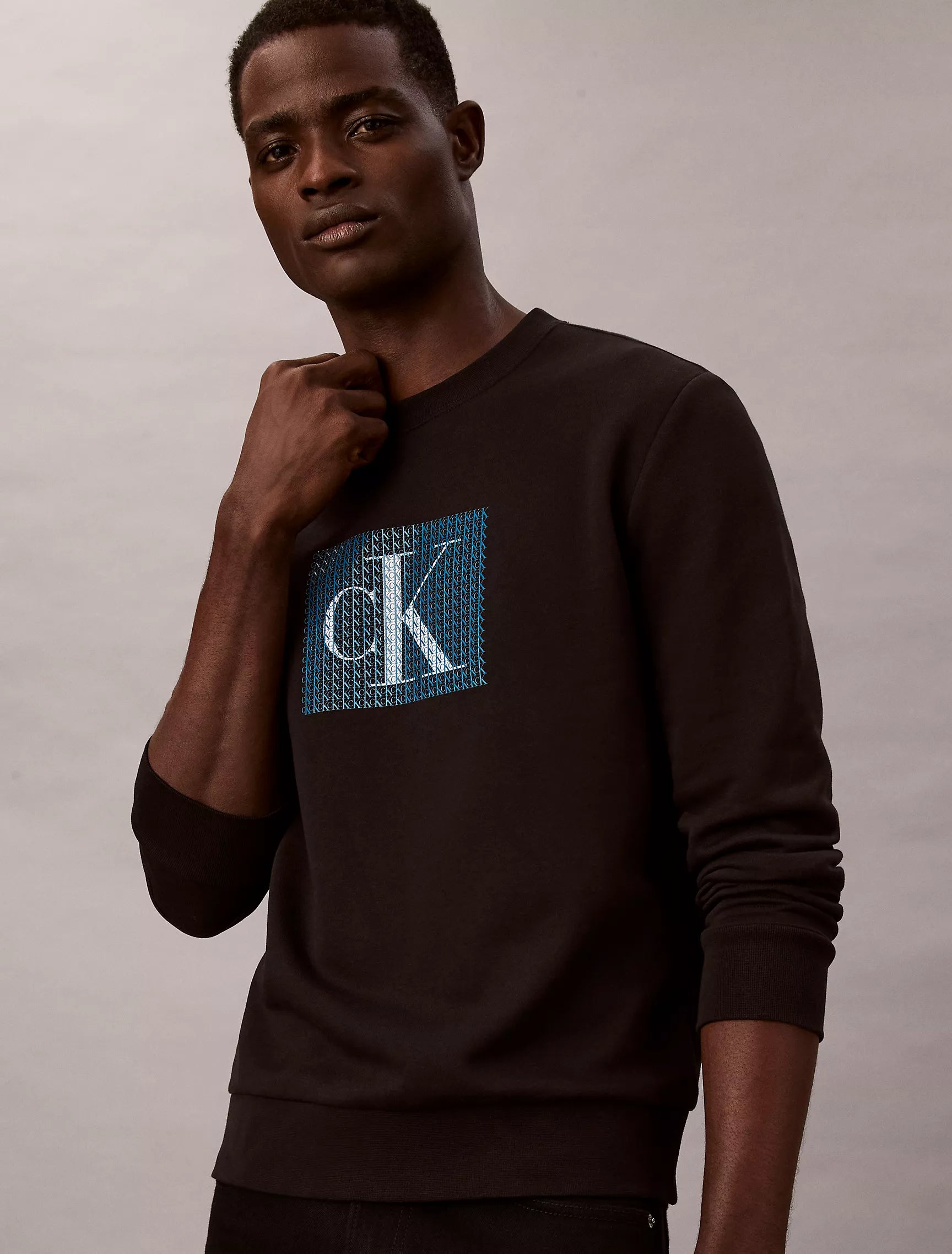 CALVIN KLEIN Mens' Fleece Layered Monogram Graphic Sweatshirt BLACK