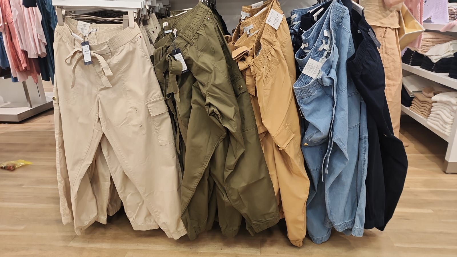 Womens' Tommy Belted Cargo Jogger/ Classic Khaki