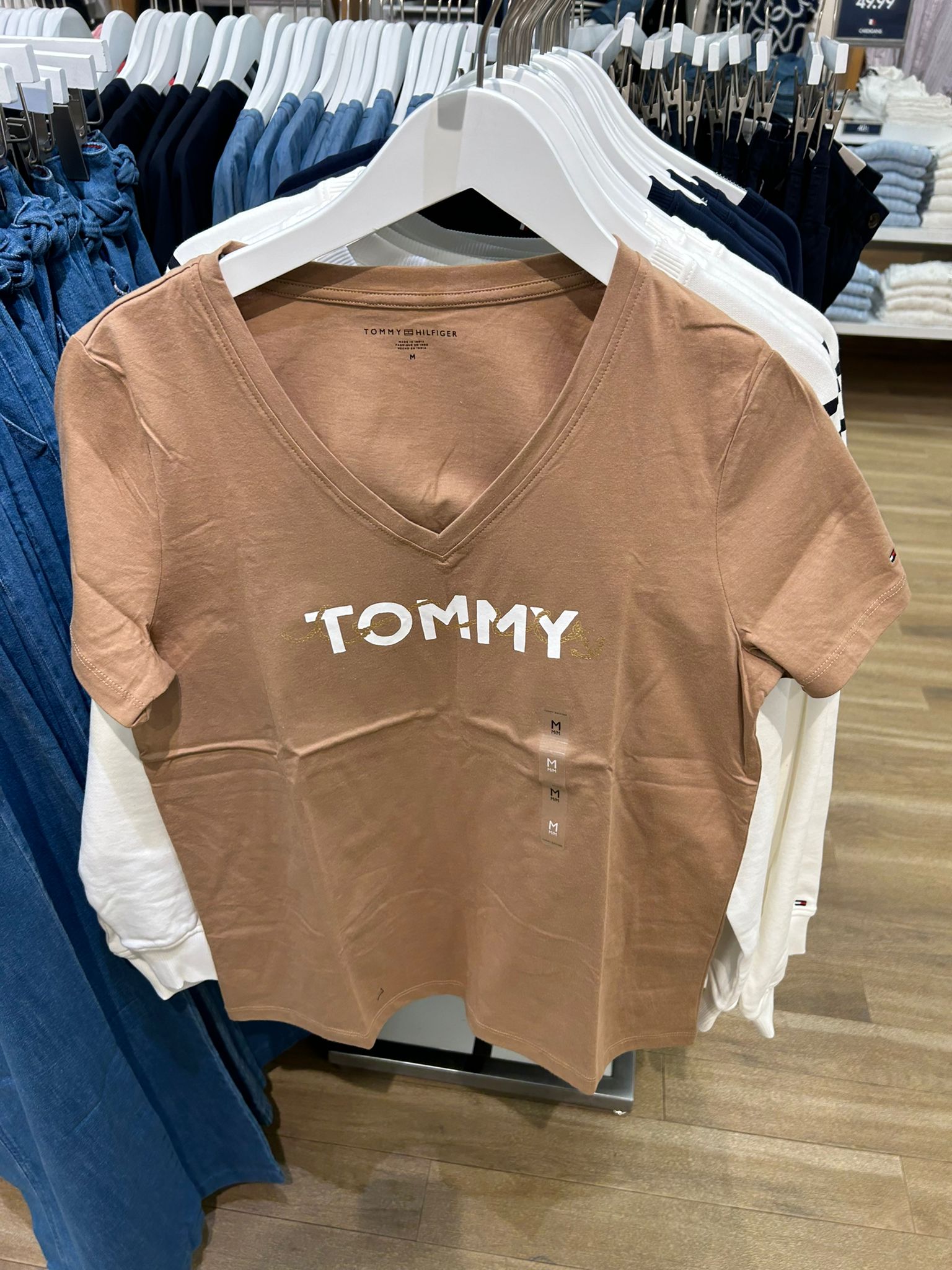 Tommy Anchor Logo V-Neck T-Shirt