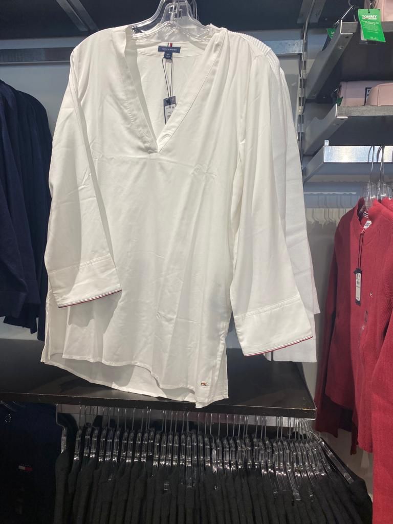 Women's Tommy Hilfiger Relaxed Fit V-Neck Blouse