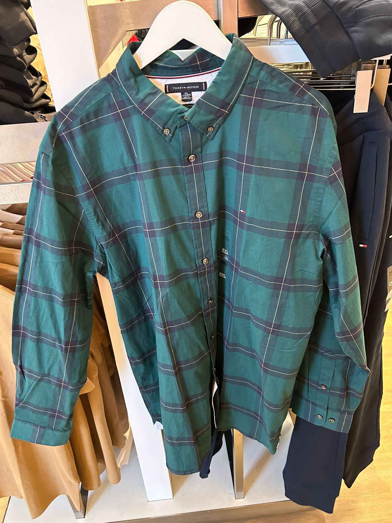 TOMMY HILFIGER MENS' Cypress Green Checks Slim Fit Shirt
