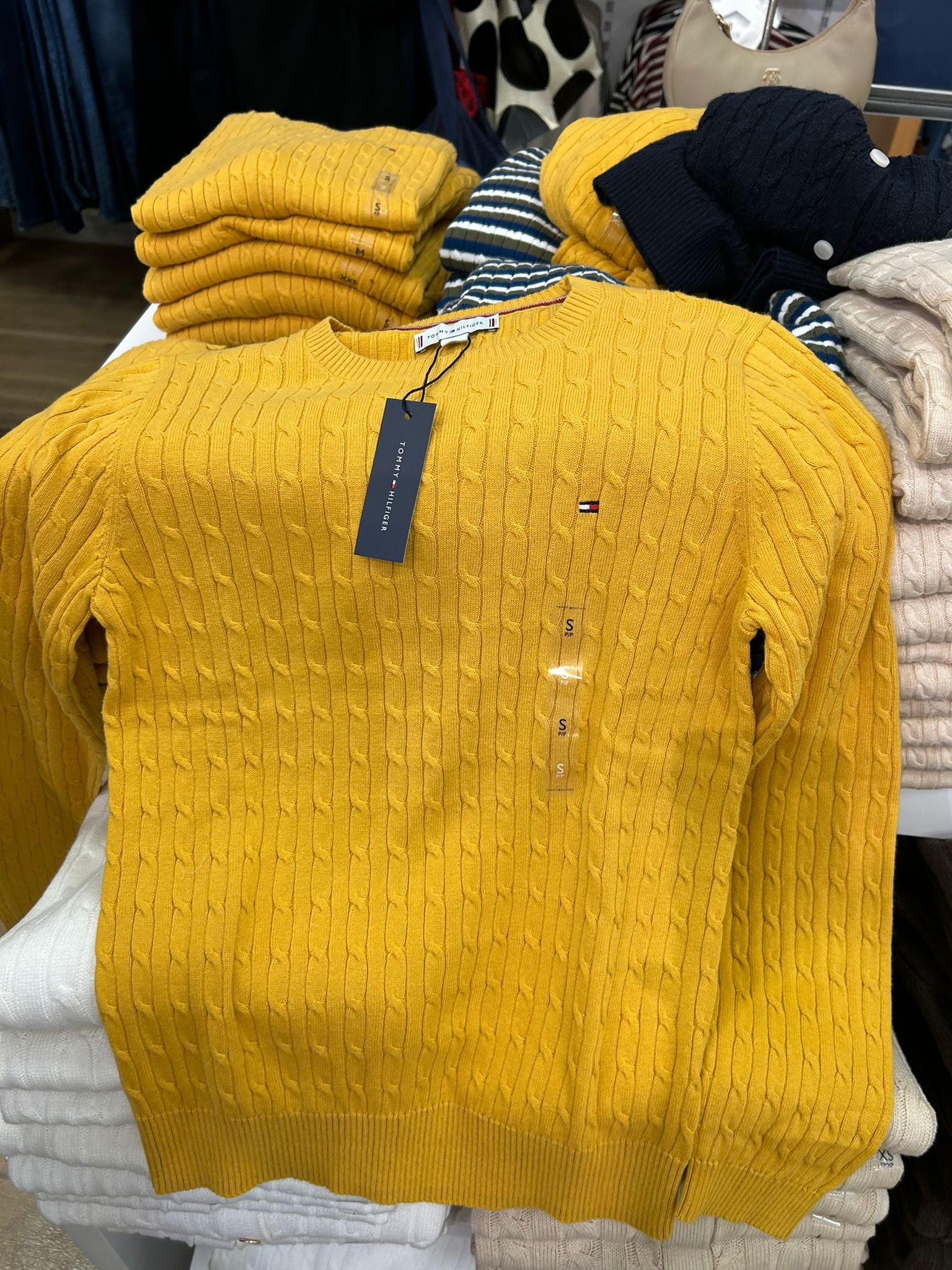 TOMMY WOMENS' Cable Knit Sweater City Yellow