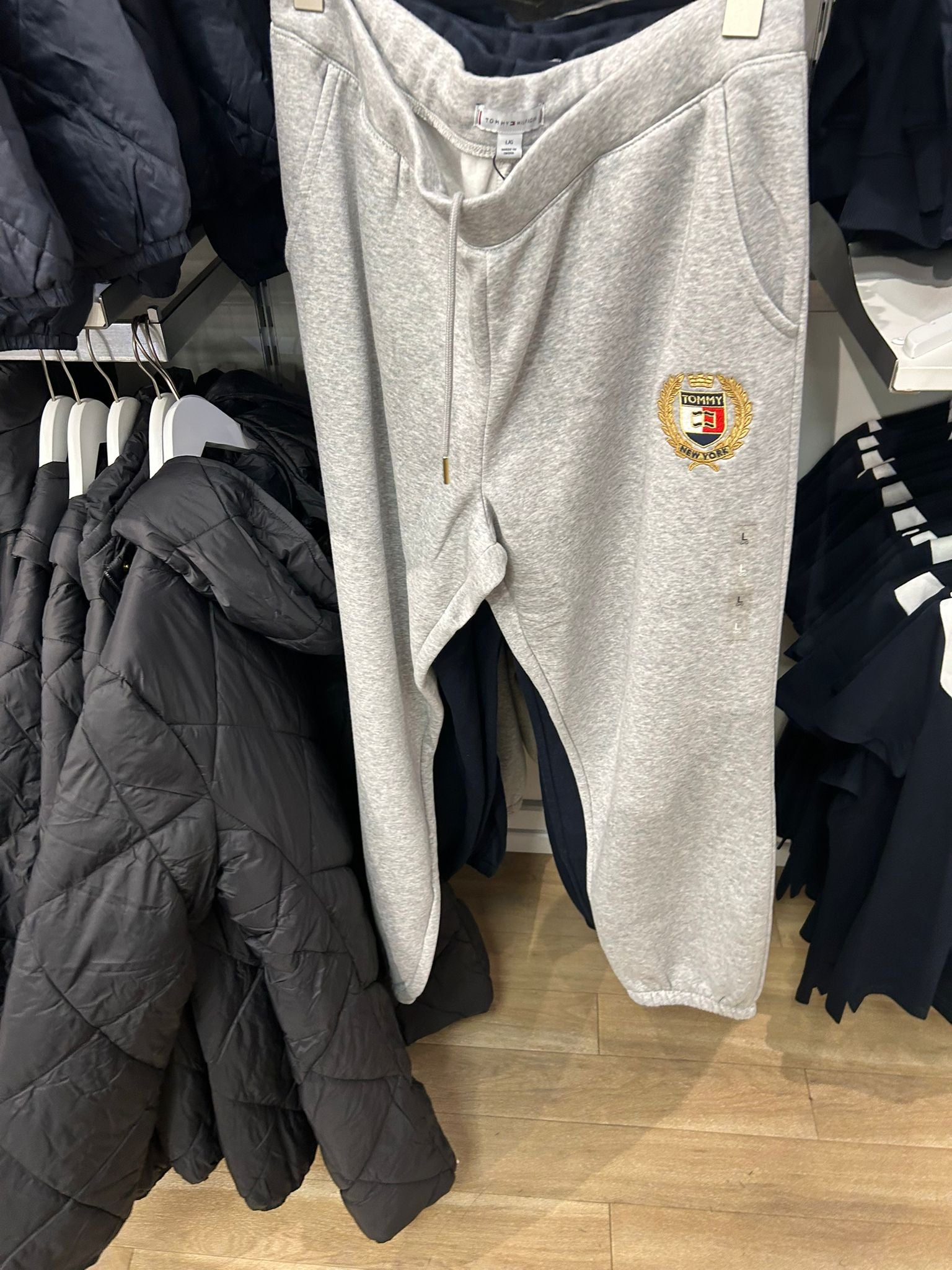 Tommy Womens' Crest Logo Fleece Sweatpant Grey