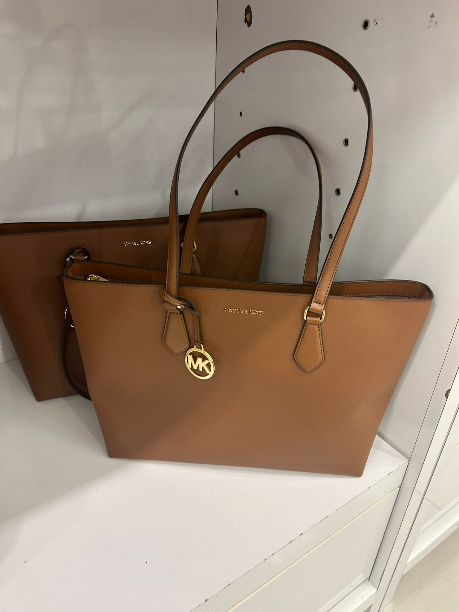 Women's Michael Kors Sheila Large Metallic Tote Bag LUGGAGE