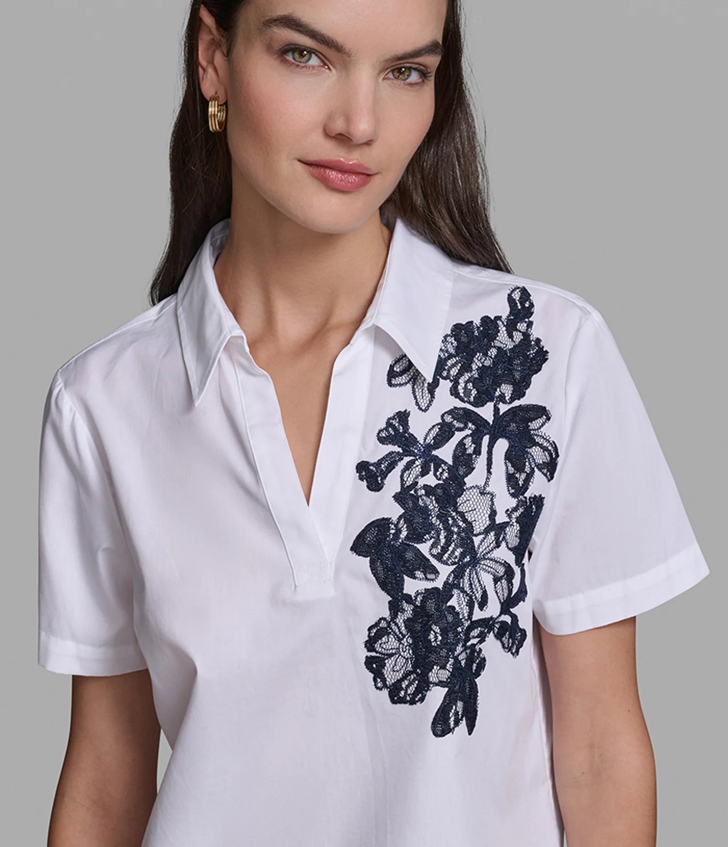 KARL LAGERFELD WOMEN'S SHORT SLEEVE FLORAL POPLIN SHIRT-White