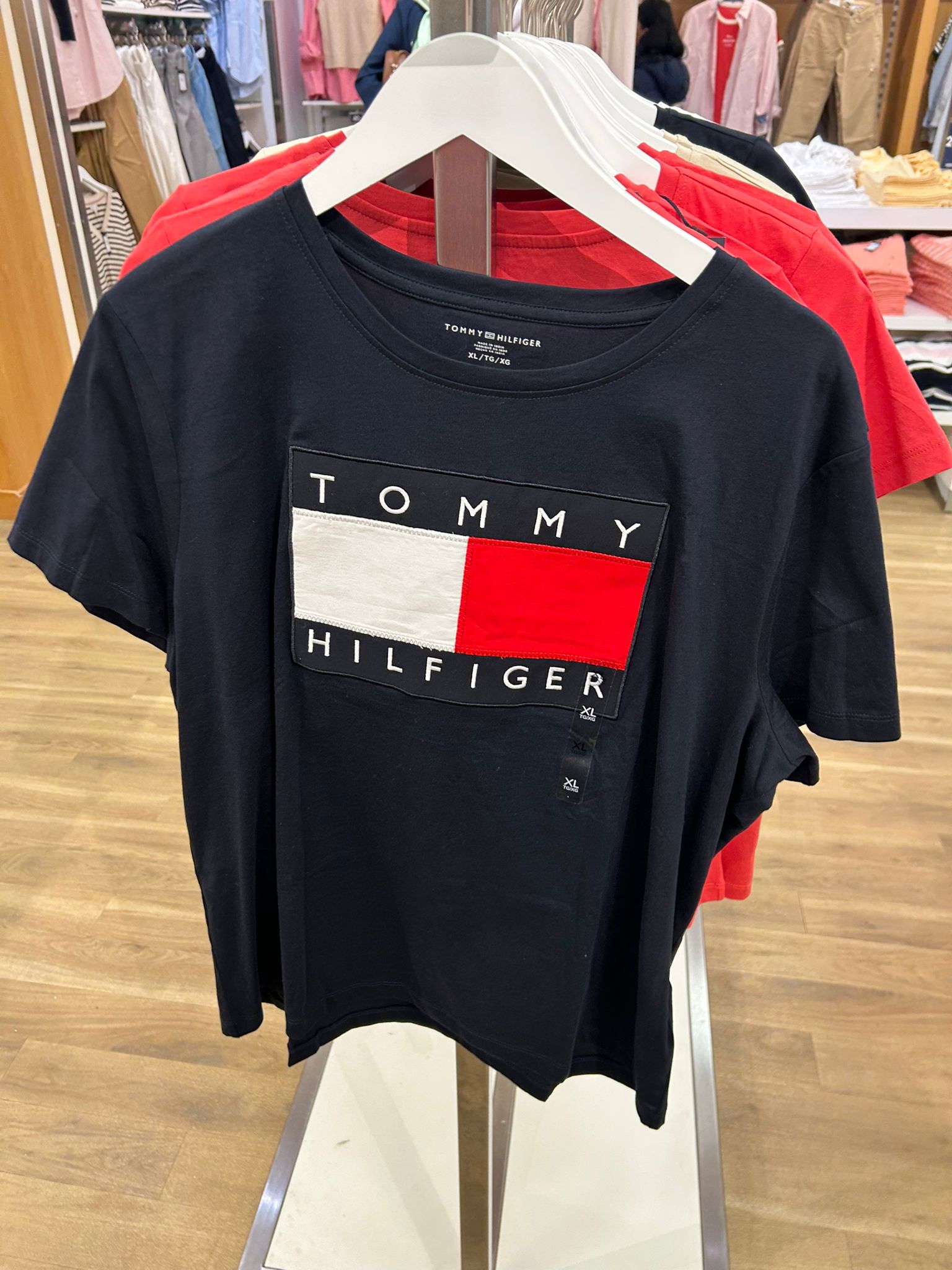 Tommy Flag Logo T-Shirt-Black
