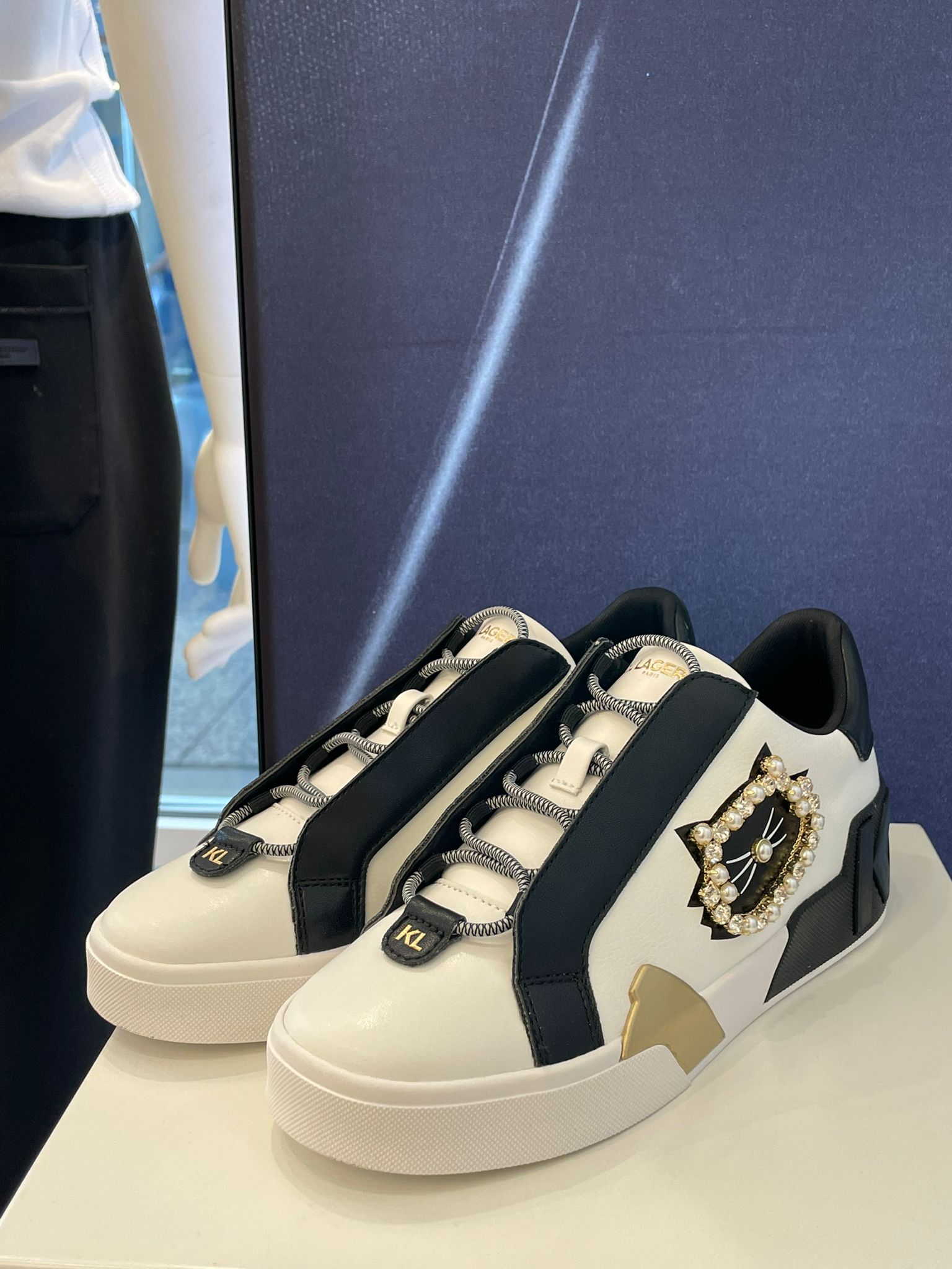 Karl MADISYN SLIP ON SNEAKER-Navy/White
