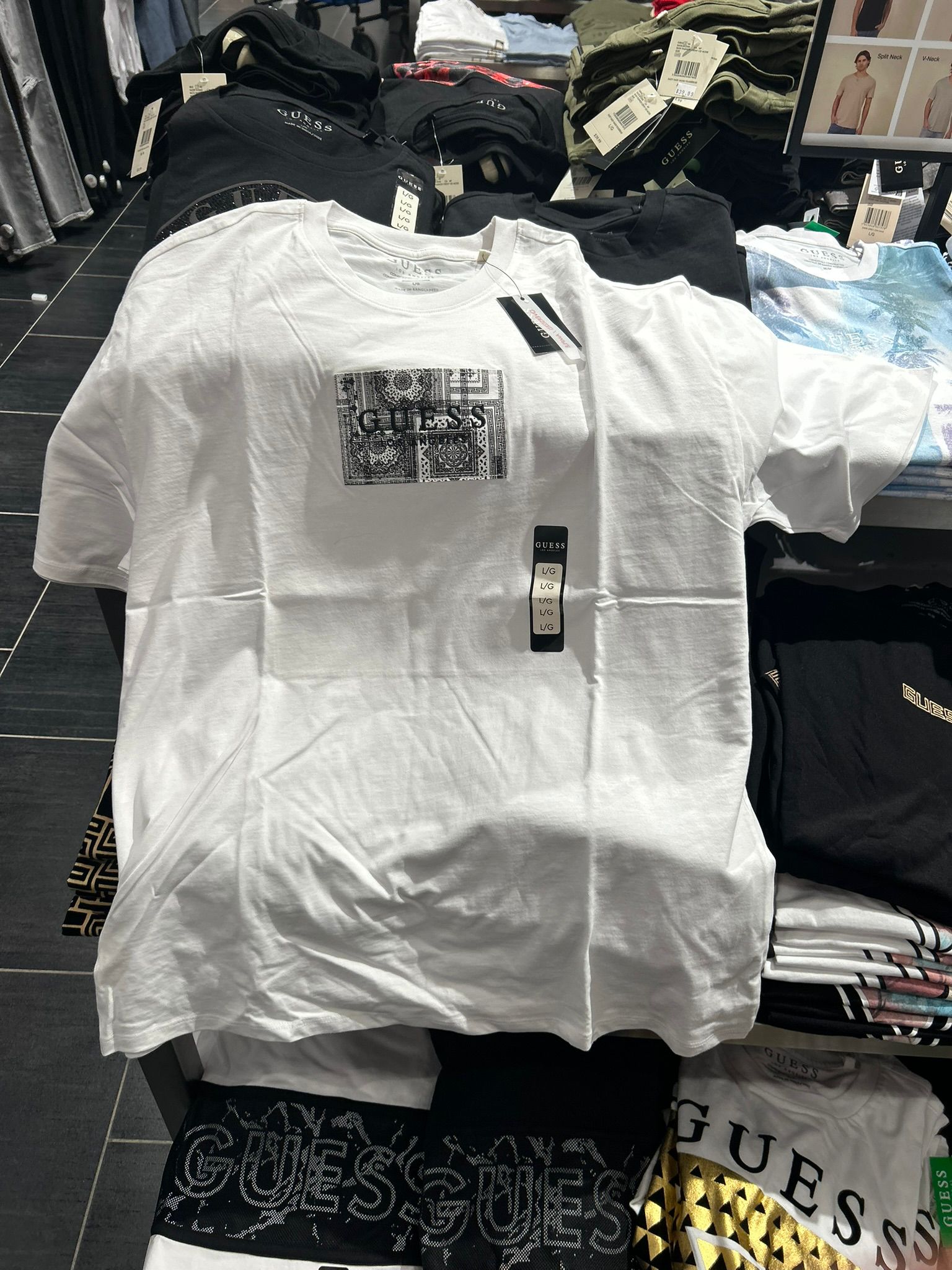 GUESS Graphic T-Shirt-White