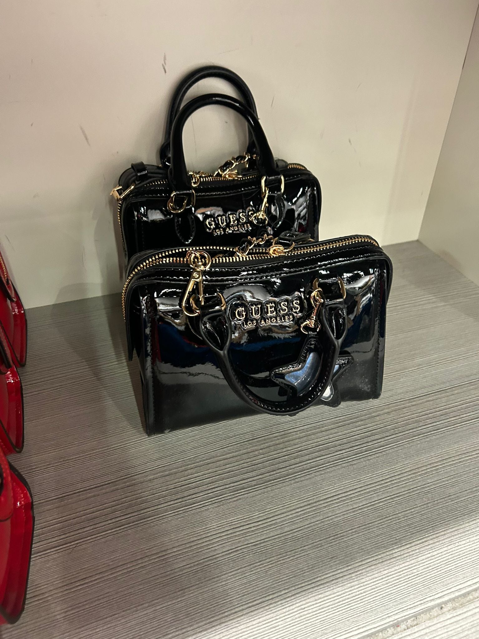 Guess Los Angeles Arnela Glossy Mini Stachel-Black