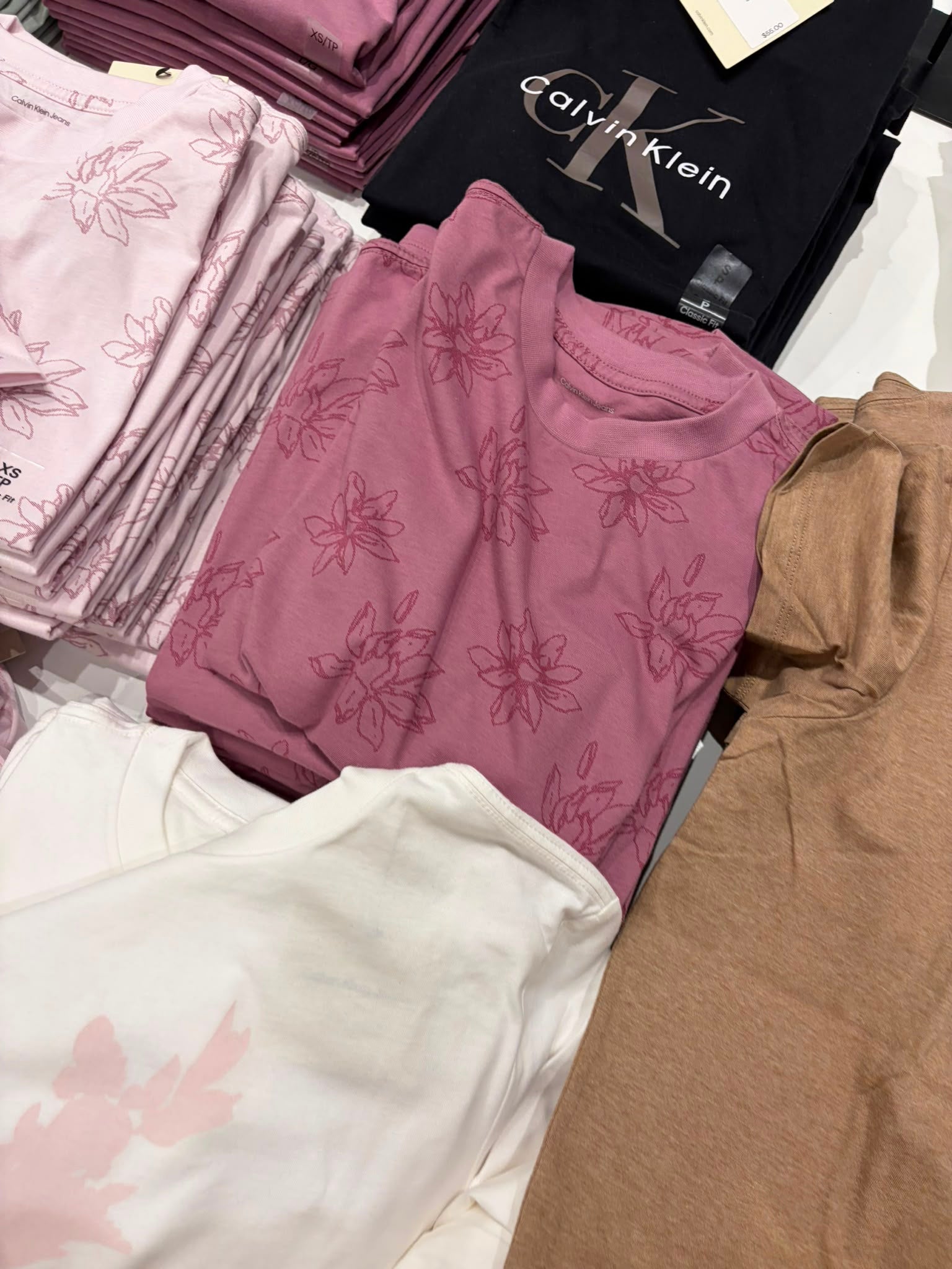 Calvin Klein Women's Floral Graphic Classic Tee-Pink