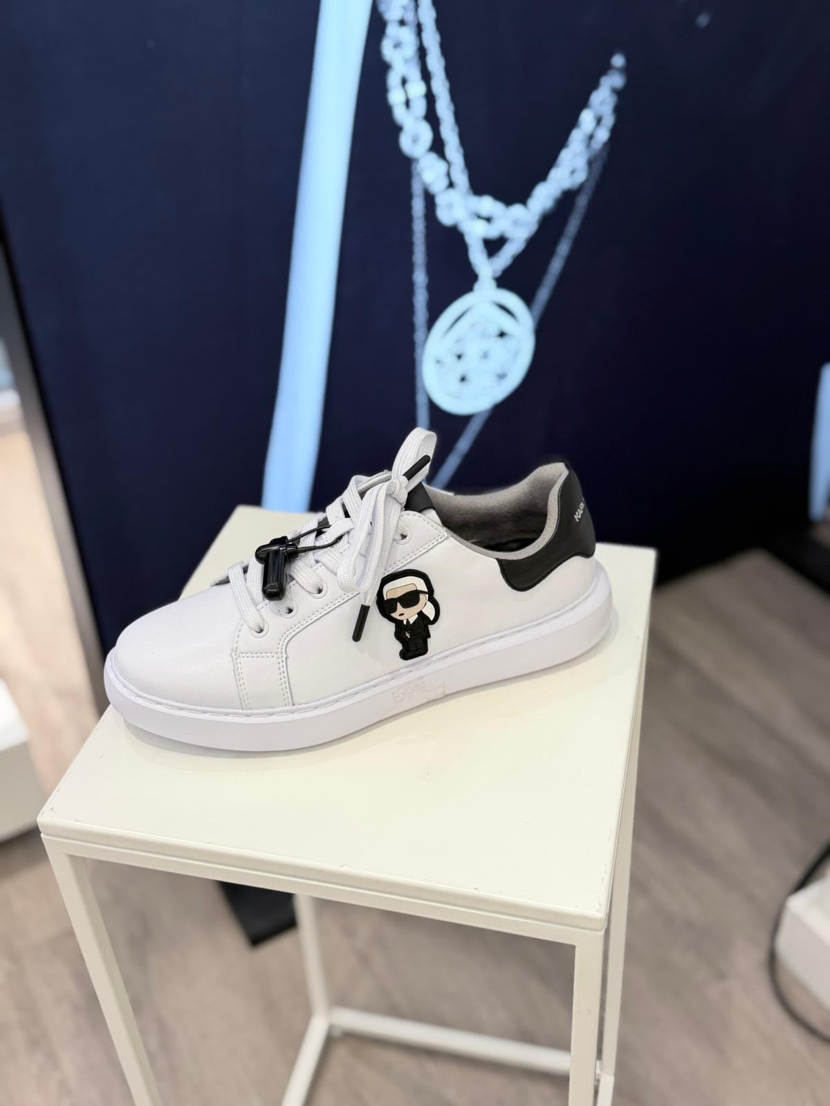 MEN'S KARL PATCH SNEAKER- White