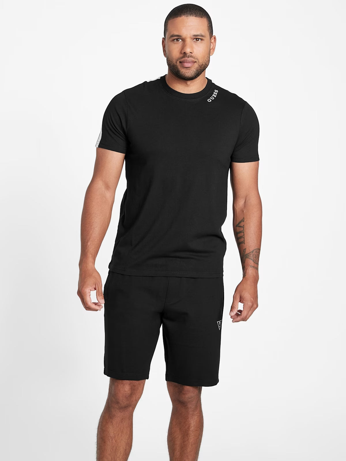 GUESS MENS' Joey Contrast Stripe Tee