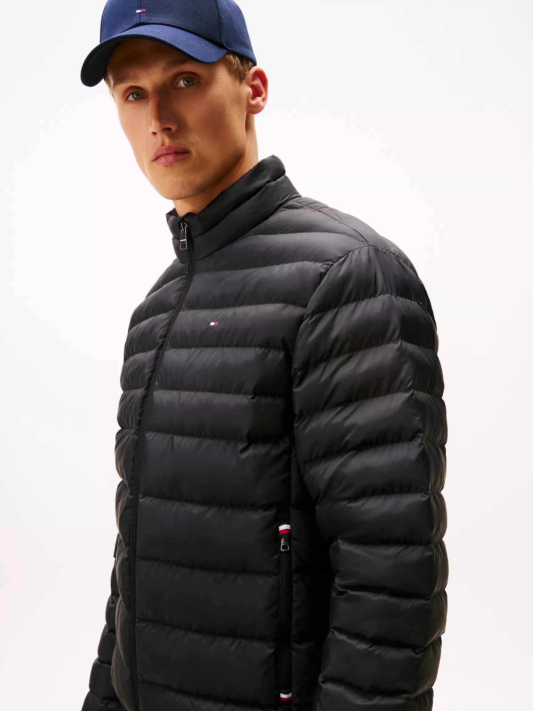 Tommy Mens' Lightweight Packable Jacket Black
