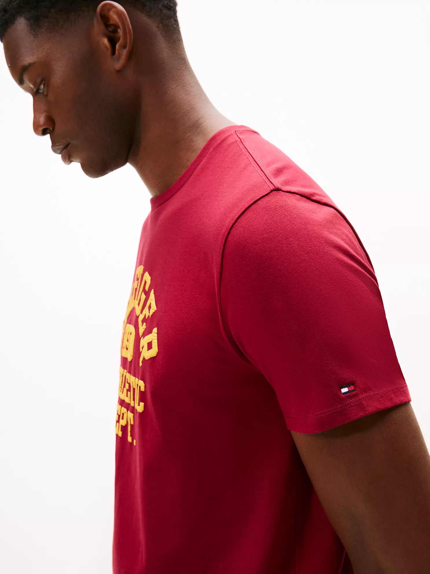 Tommy Hilfiger MENS' Hilfiger 1985 Athletic Logo T-Shirt Rouge