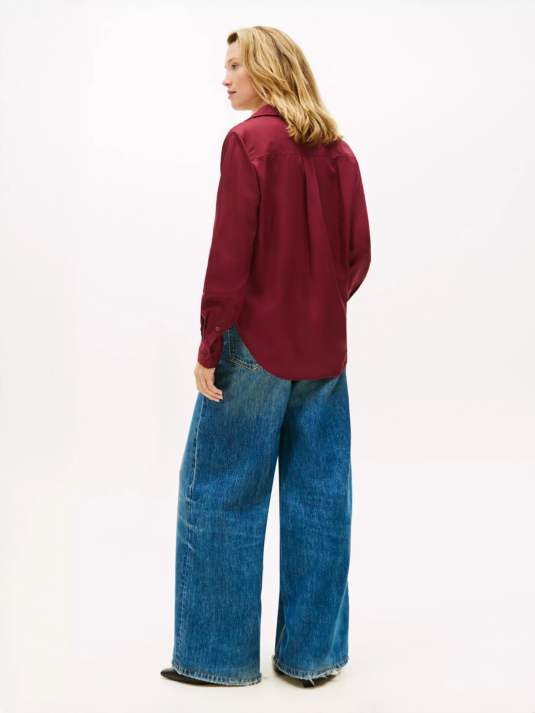 Womens' Tommy Lightweight Utility Shirt/ Burgundy