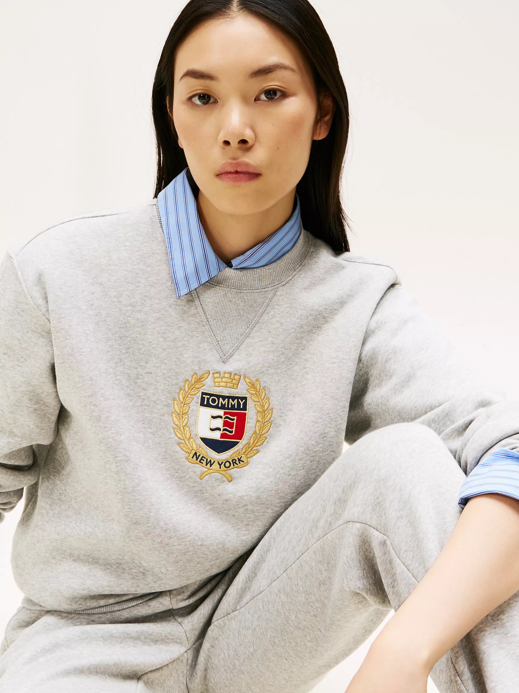 Tommy Womens' Crest Logo Fleece Sweatshirt Grey