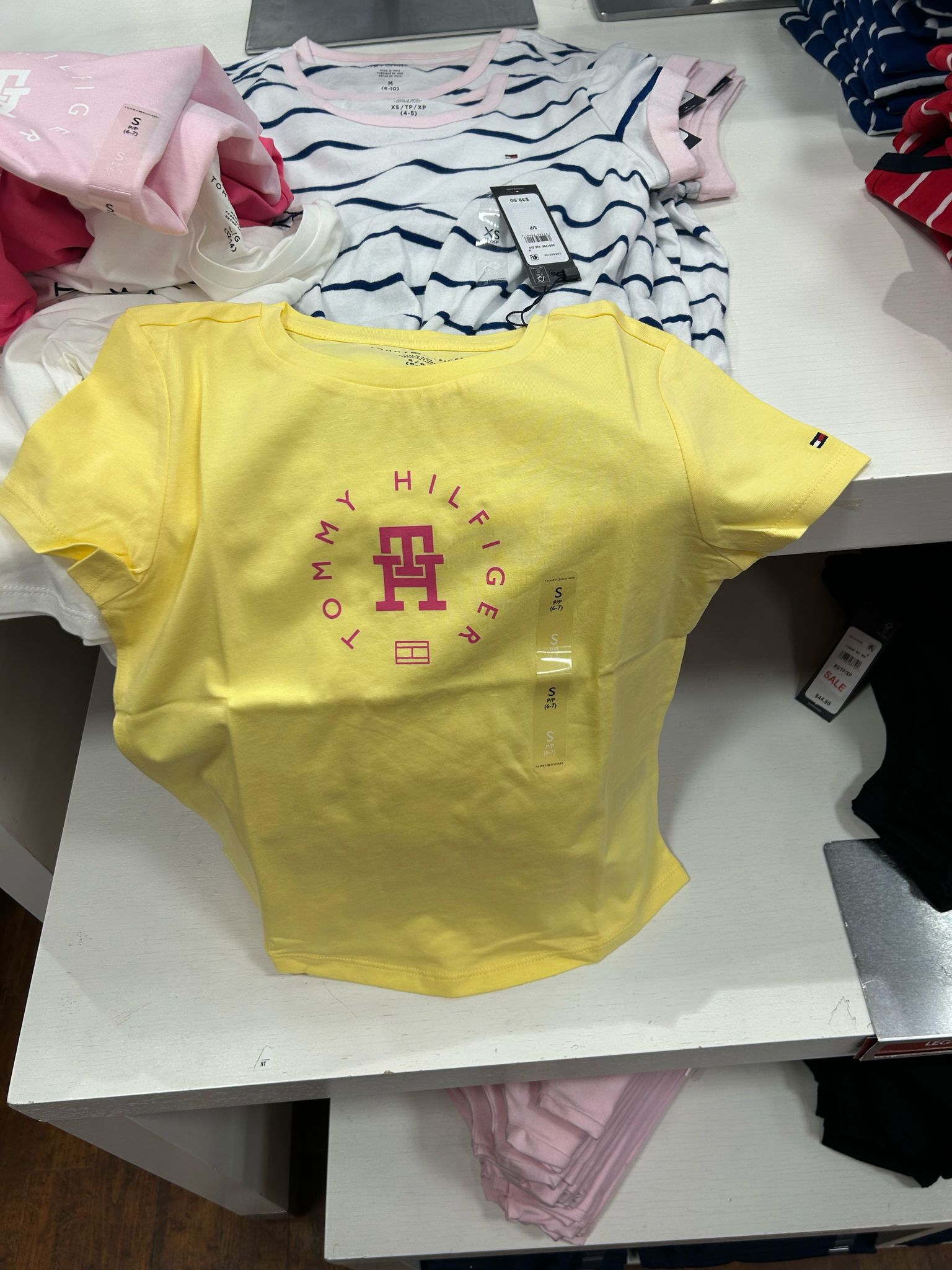 Tommy Girls' Circle Logo T-Shirt