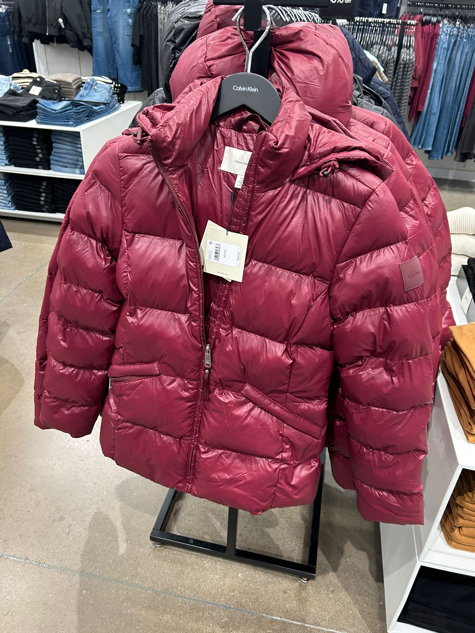 Calvin Klein Womens' Slim Puffer Jacket Windsor Wine