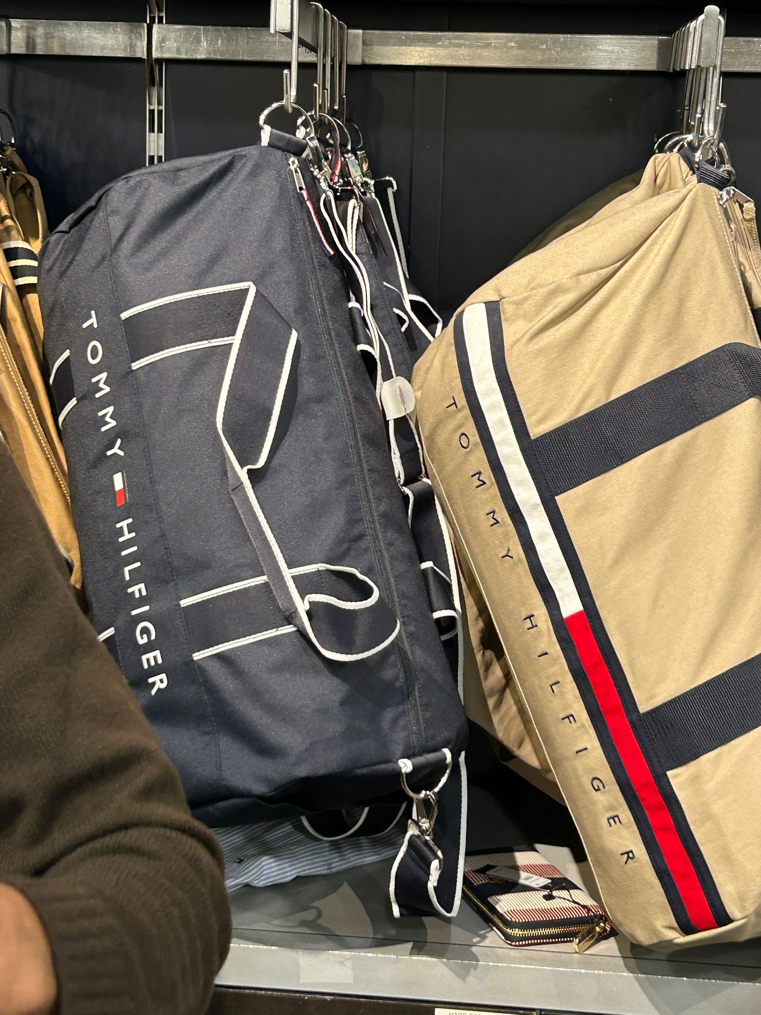 MEns' Tommy Logo Duffle Bag