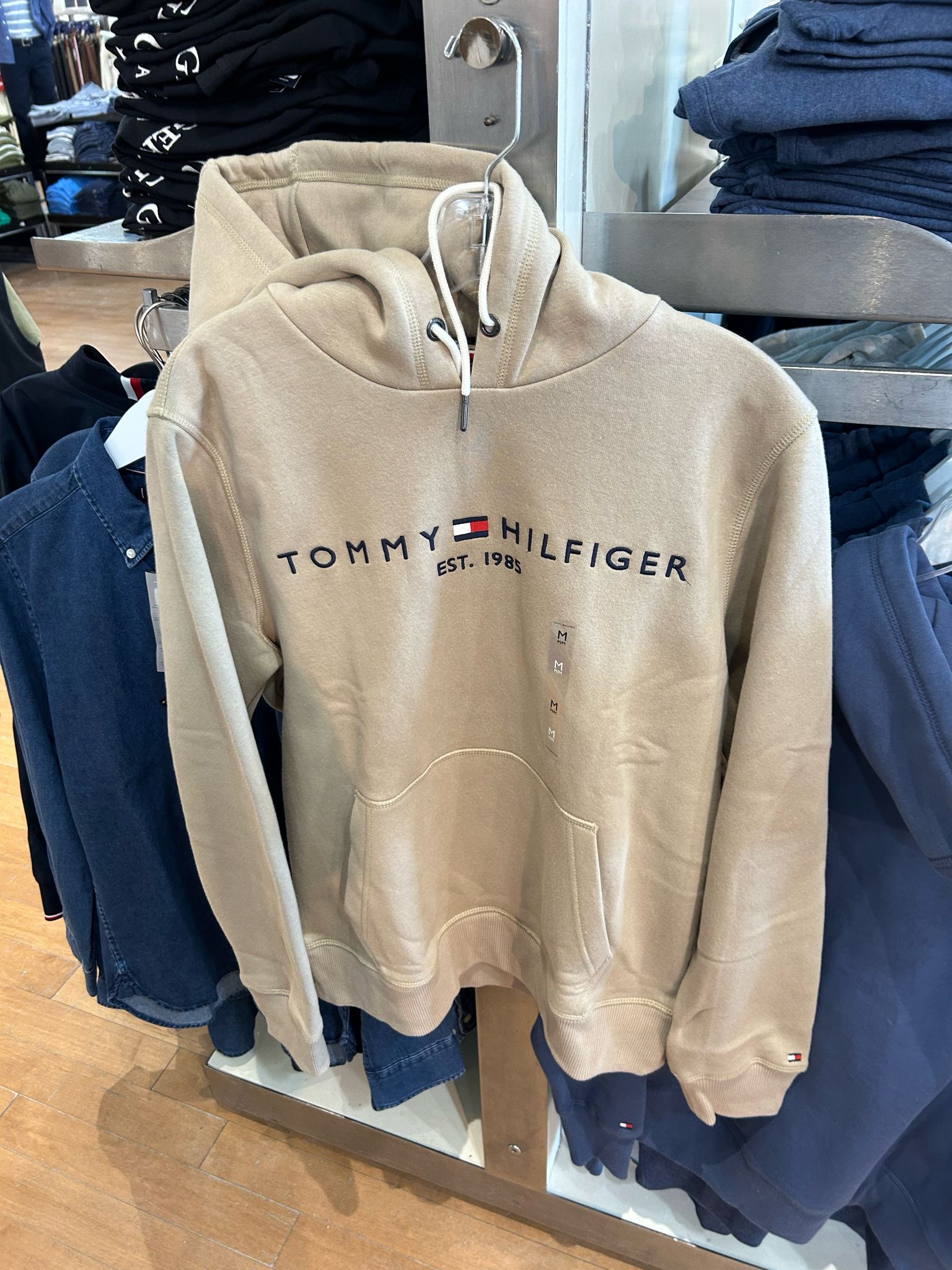 MEN TOMMY Embroidered Tommy Logo Hoodie