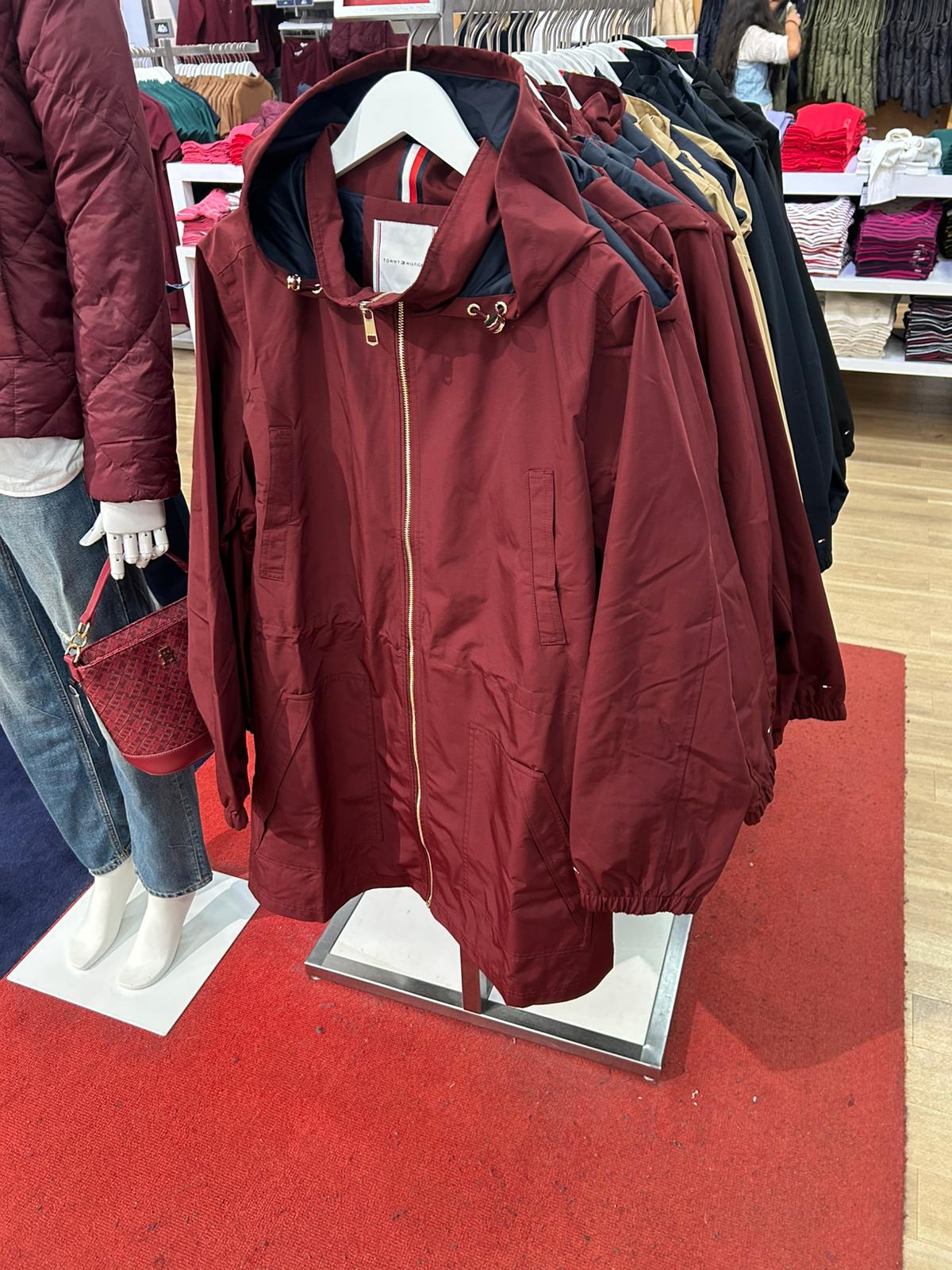 TOMMY WOMENS' Lightweight Hooded Jacket Classic Burgundy Medium Wash