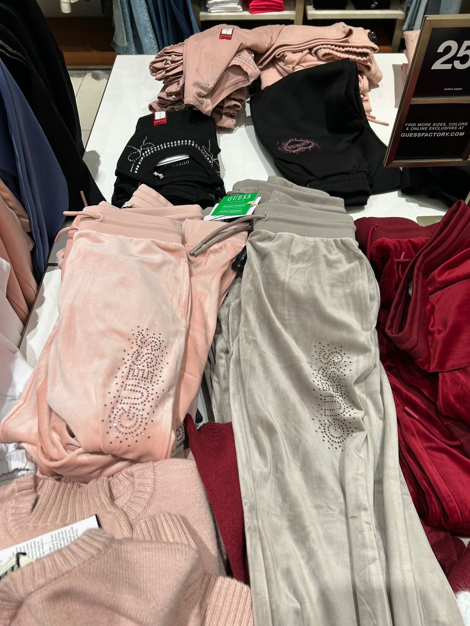 Guess GIRLS' Velour Logo Joggers (7-14) Pink