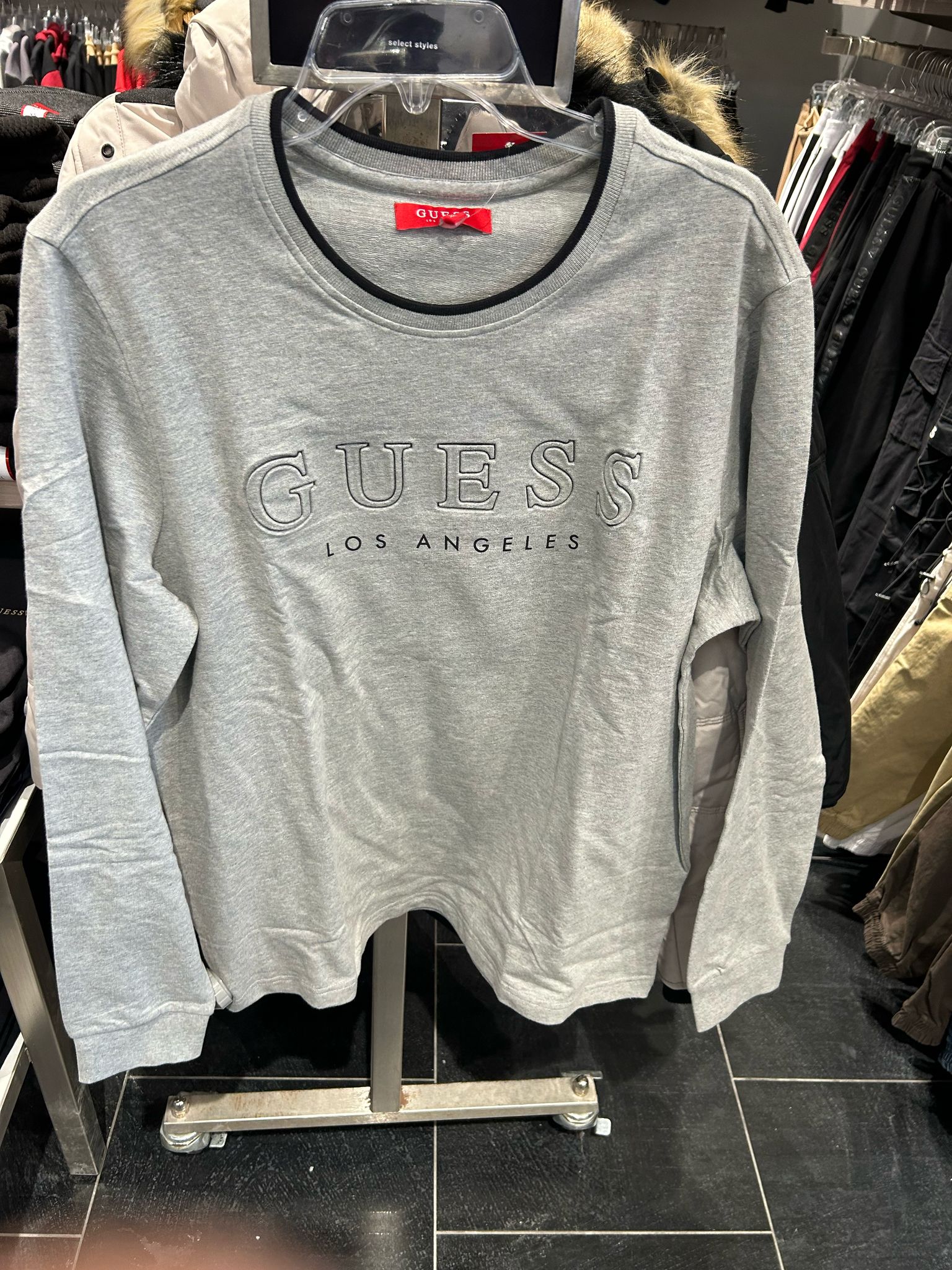 GUESS MEN Kalico Logo Long-Sleeve Tee