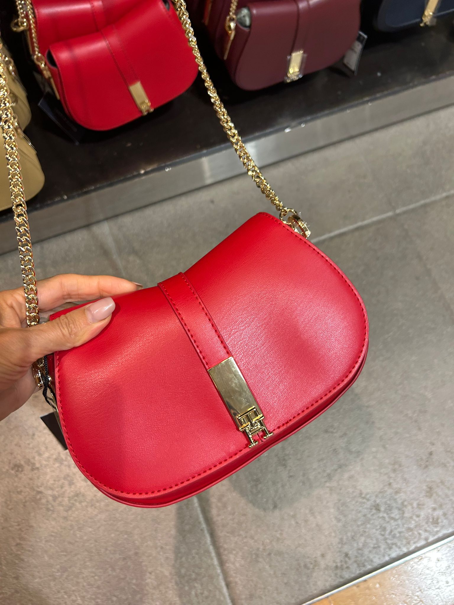 Tommy Womens' Heritage Chain Crossover Bag red