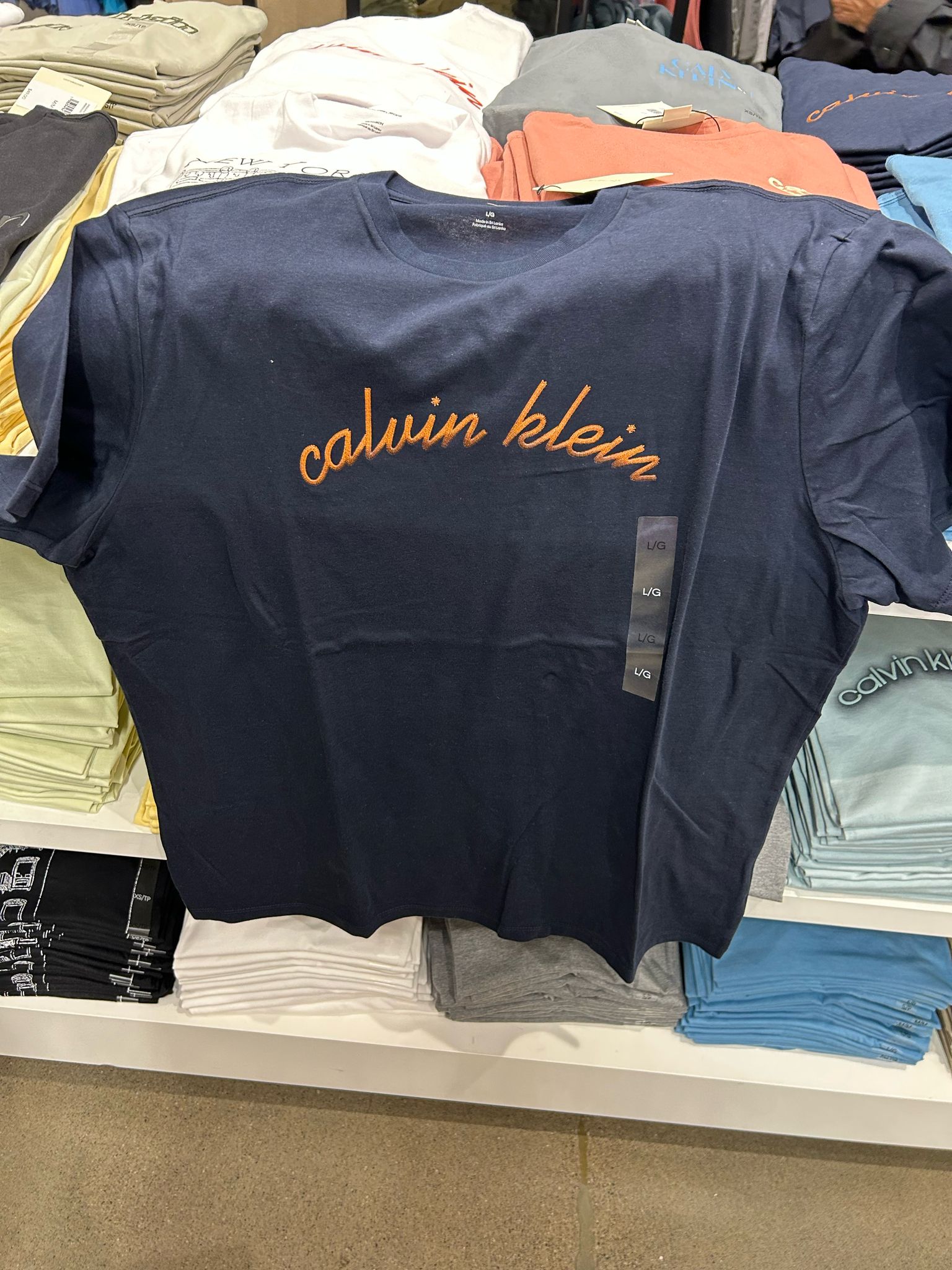 Calvin Klein MENS' Script Logo Graphic Classic T-Shirt