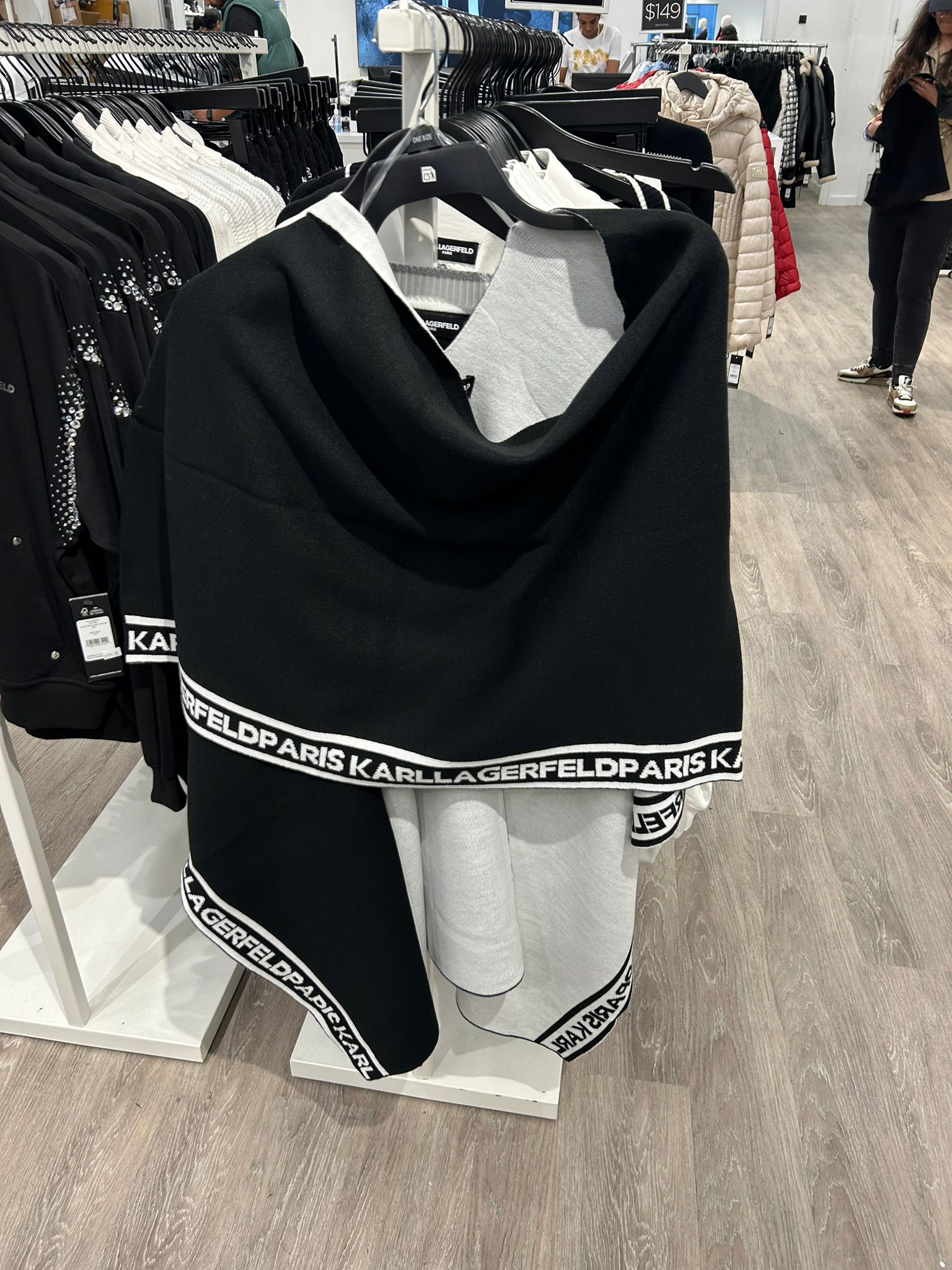 Karl Lagerfeld Paris Women's KLP LOGO EDGE SHAWL