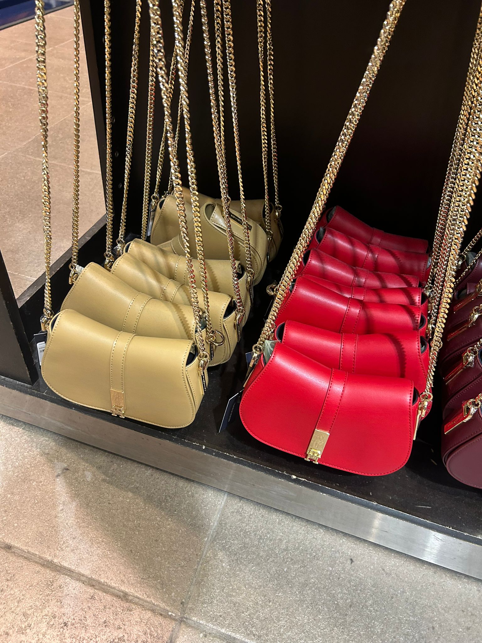 Tommy Womens' Heritage Chain Crossover Bag beige