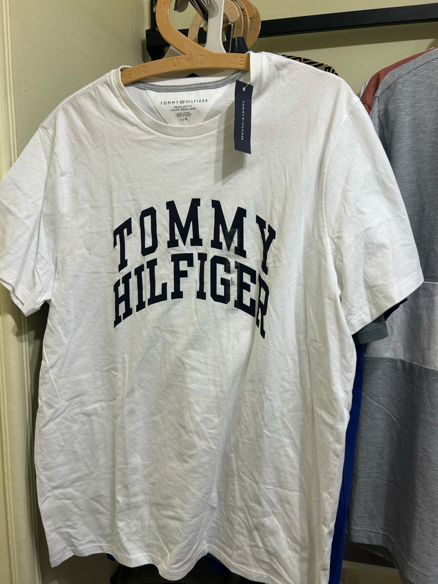 Tommy Mens' Block Letter Logo T-Shirt