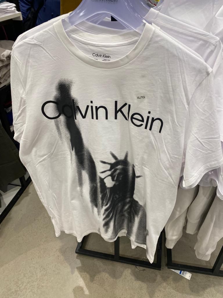 Calvin Klein Mens' Statue Logo Short Sleeve T-Shirt B White