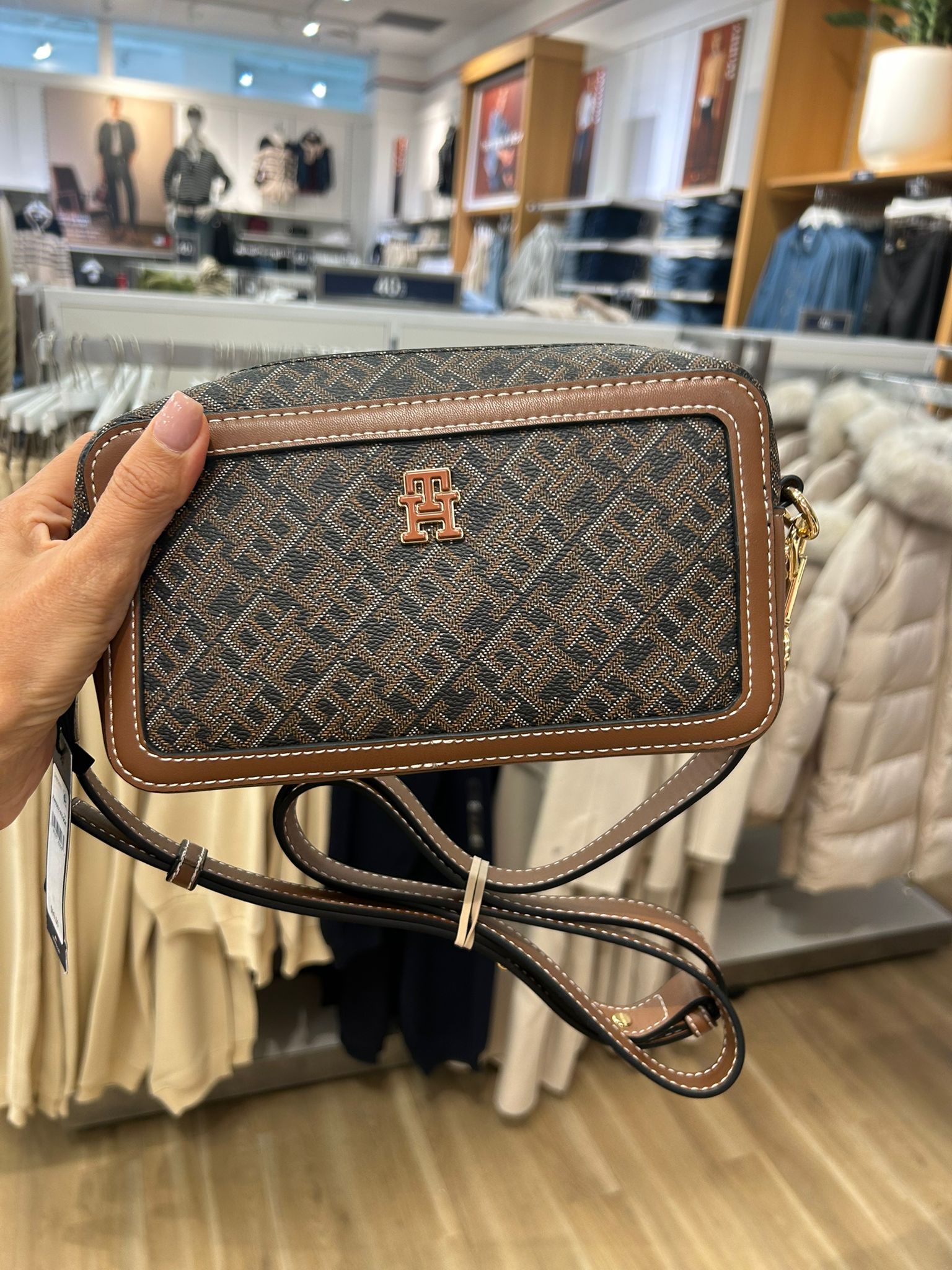 Womens' TOMMY HILFIGER TH Monoplay Camera Bag