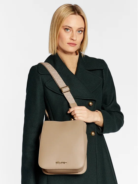 Tommy Hilfiger Handbag Tommy Joy Bucket Beige