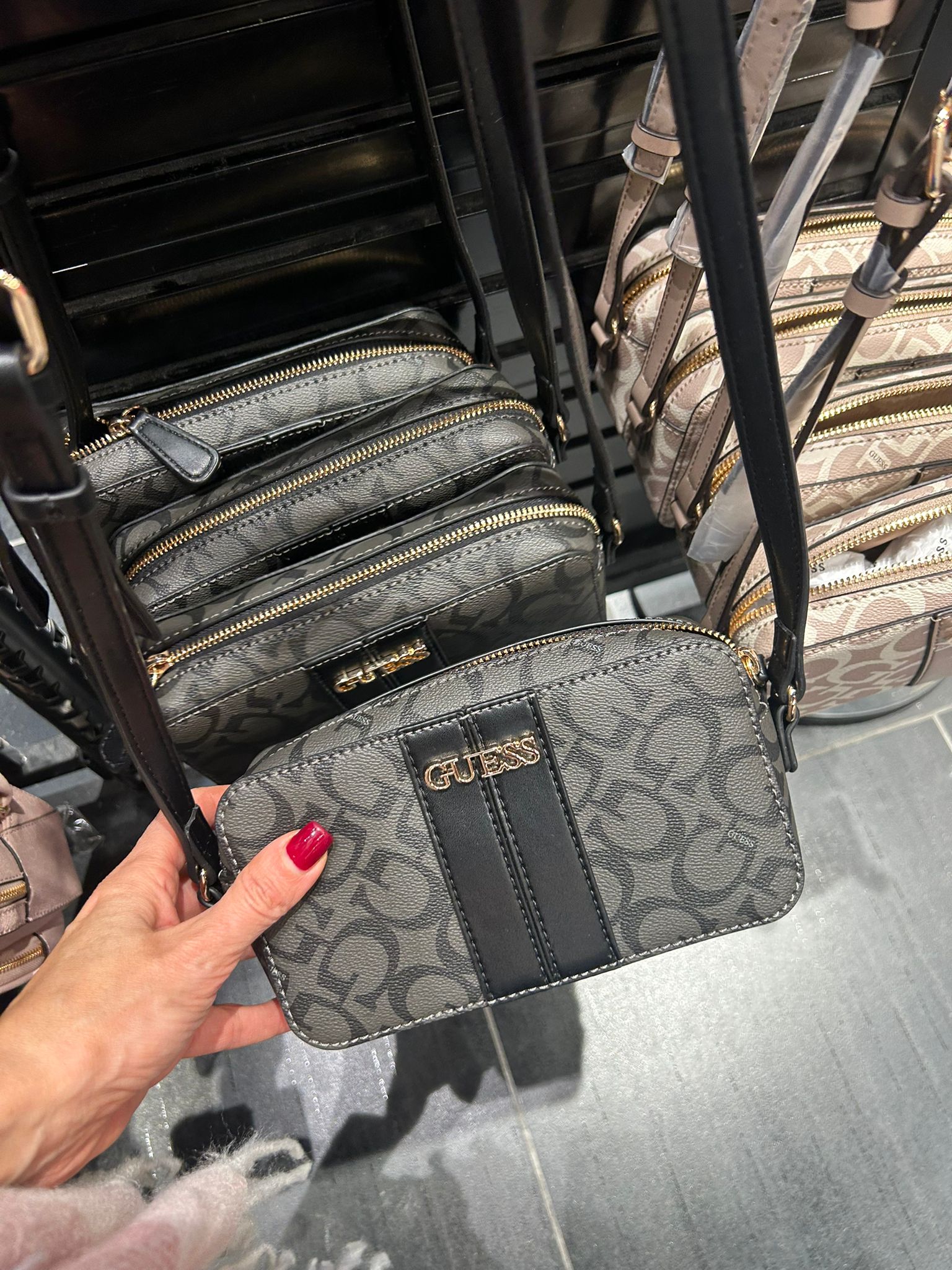 Women's Guess Kyrie Logo Top-Zip Crossbody bLACK