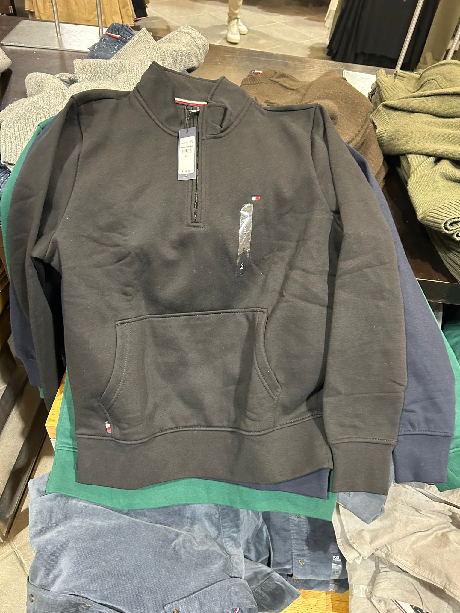 Tommy Hilfiger MENS' Fleece Quarter-Zip Sweatshirt Black